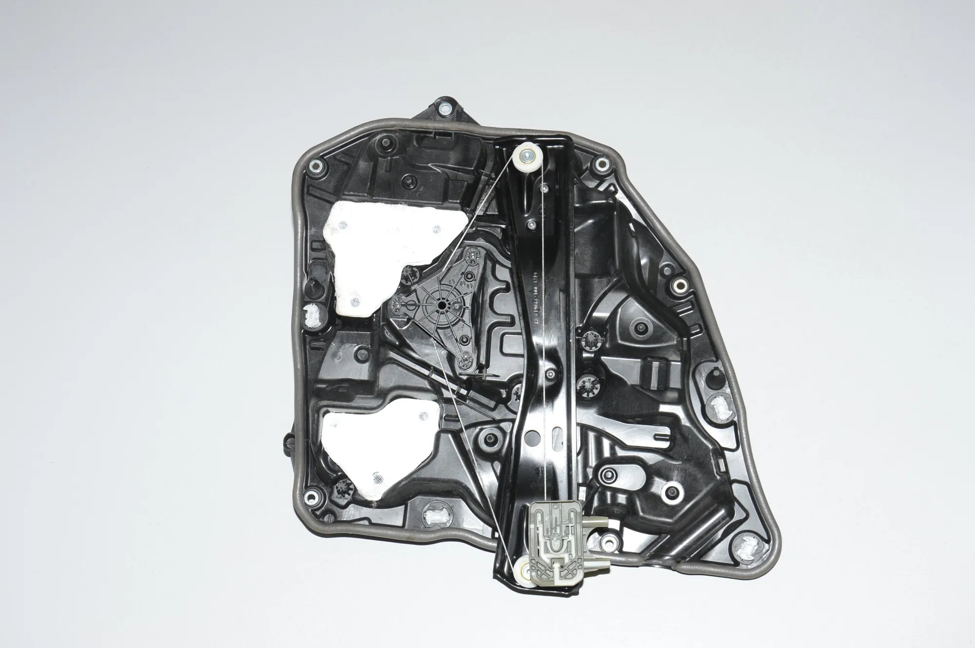 Rear Right Door Window Regulator – OEM 7485142 · BMW 7 (G11, G12) BMW 7 (G11, G12) 745 Le Plug-in-Hybrid xDrive 2020