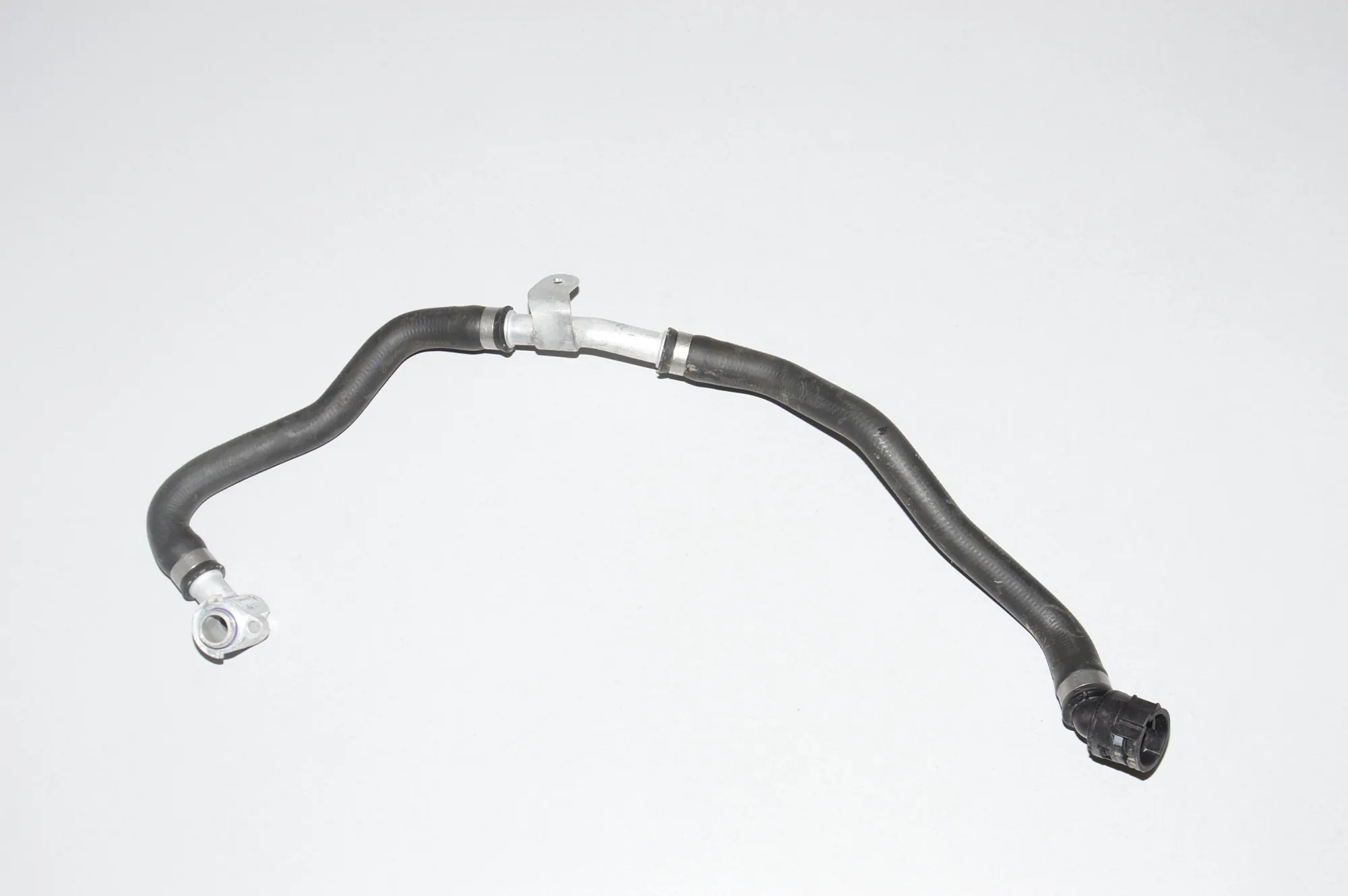 Coolant Hose Pipe – OEM 17128602625 · BMW 7 (G11, G12) BMW 7 (G11, G12) 745 Le Plug-in-Hybrid xDrive 2020 – 3