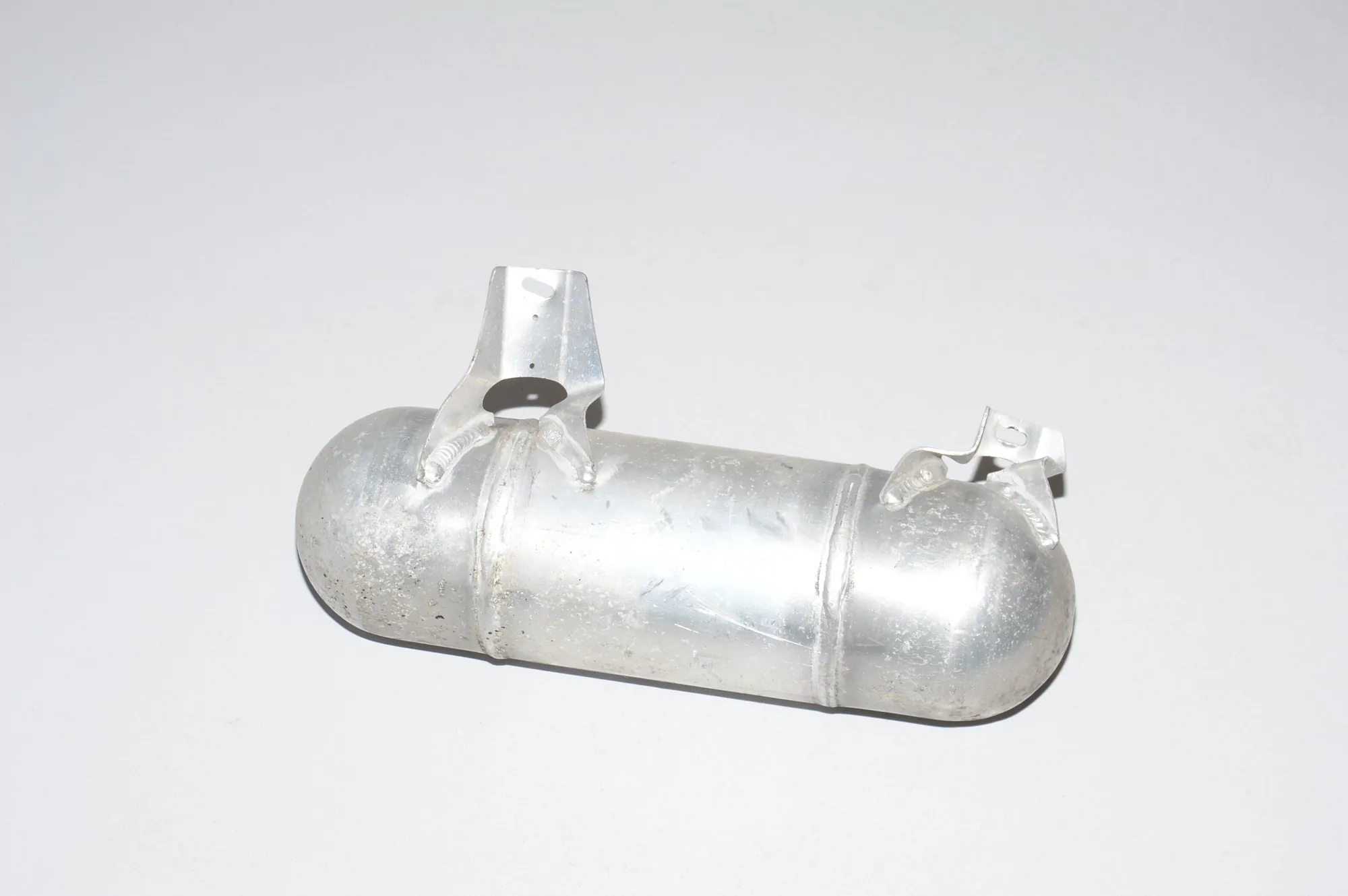 Air Reservoir – OEM 37206861937 · BMW 7 (G11, G12) BMW 7 (G11, G12) 745 Le Plug-in-Hybrid xDrive 2020 – 3