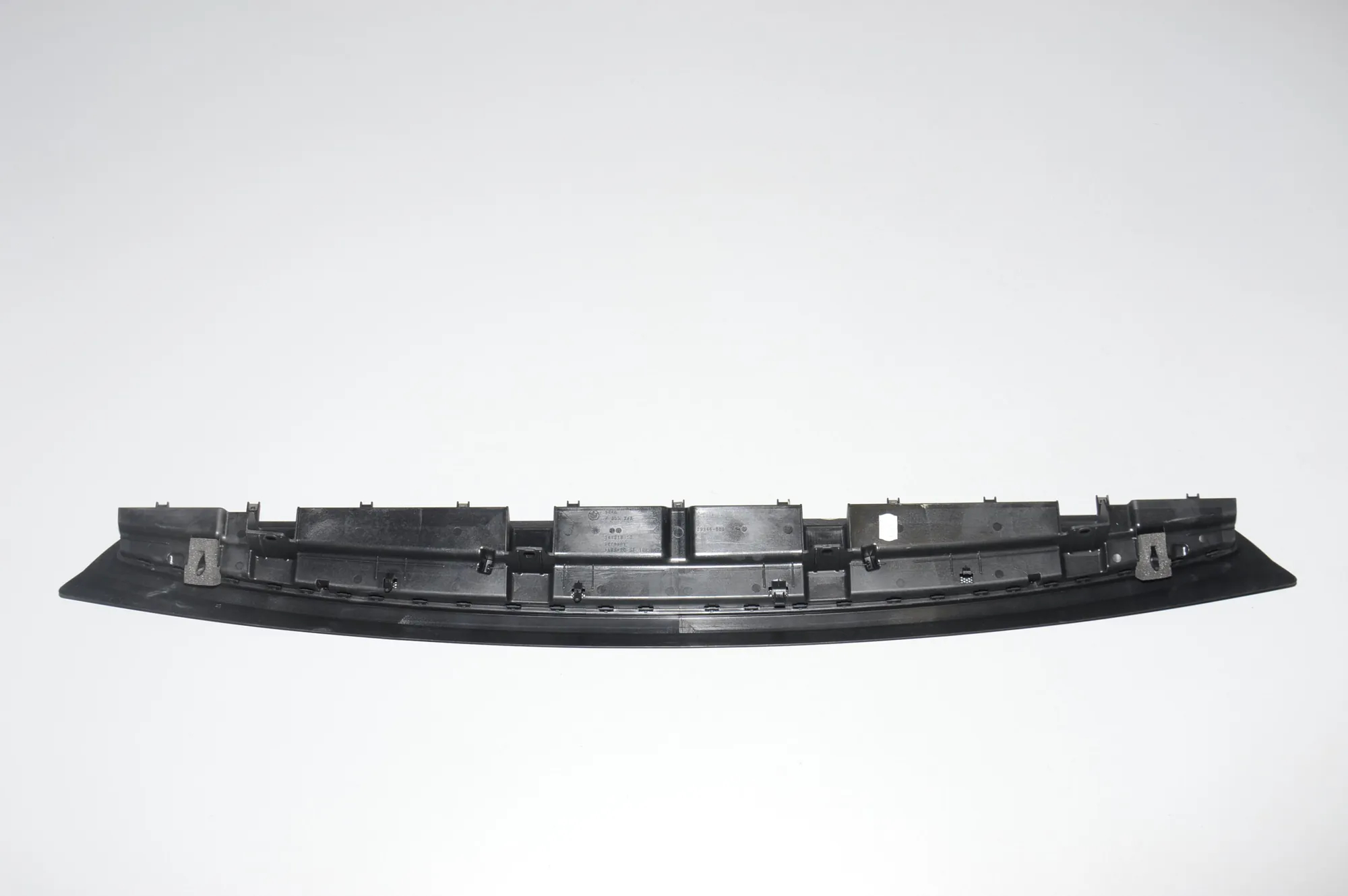 Rear Parcel Shelf Grill – OEM 7355373 · BMW 7 (G11, G12) BMW 7 (G11, G12) 745 Le Plug-in-Hybrid xDrive 2020 – 3