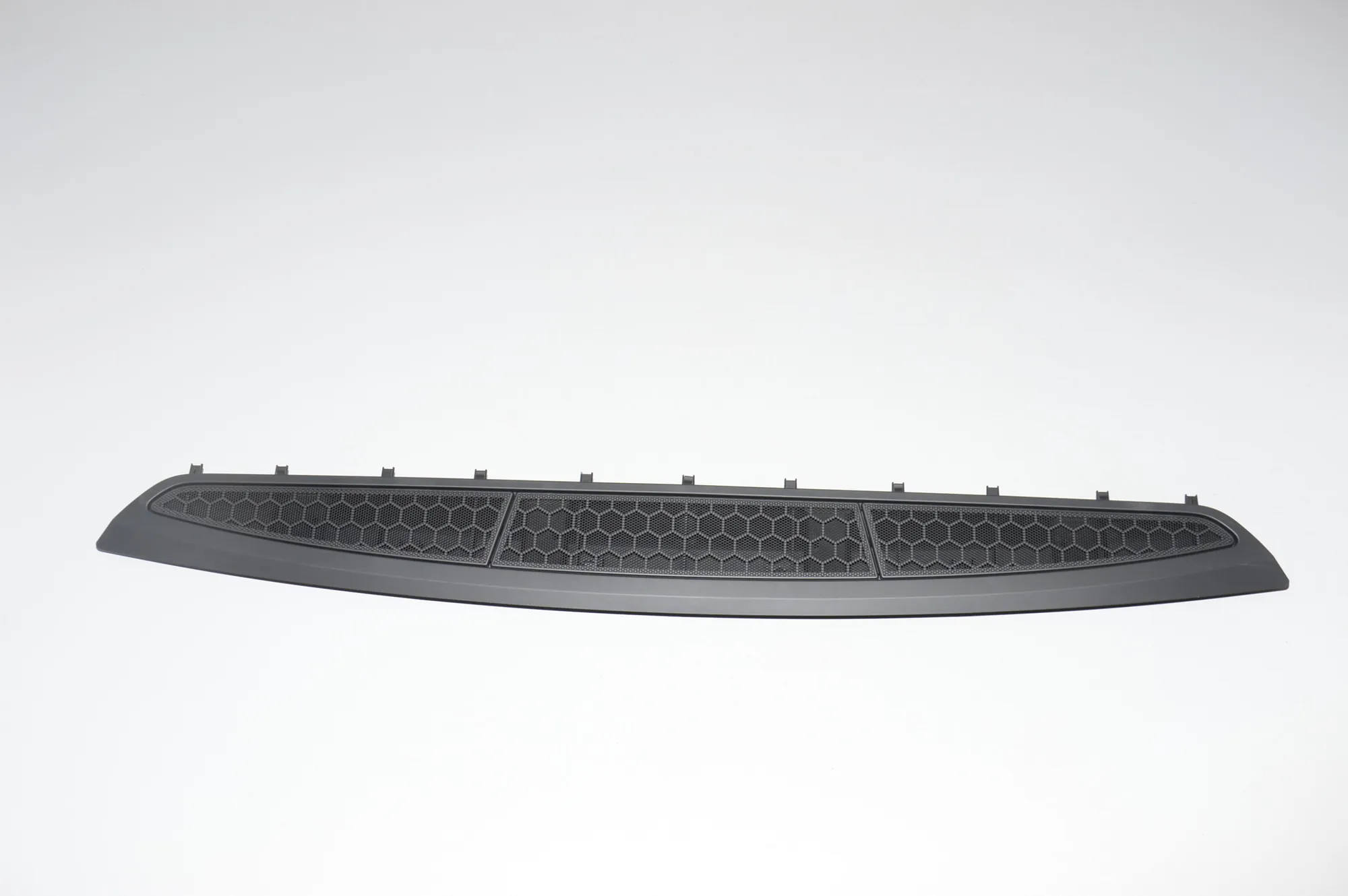 Rear Parcel Shelf Grill – OEM 7355373 · BMW 7 (G11, G12) BMW 7 (G11, G12) 745 Le Plug-in-Hybrid xDrive 2020