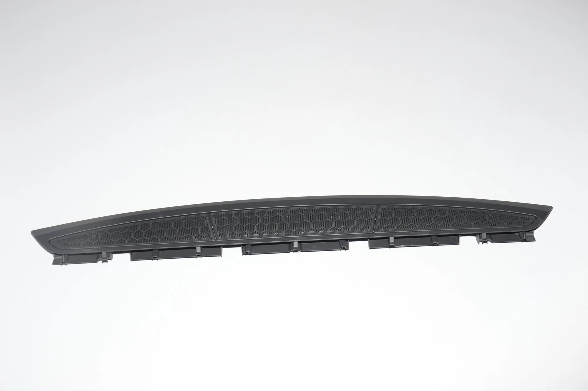 Rear Parcel Shelf Grill – OEM 7355373 · BMW 7 (G11, G12) BMW 7 (G11, G12) 745 Le Plug-in-Hybrid xDrive 2020 – 2