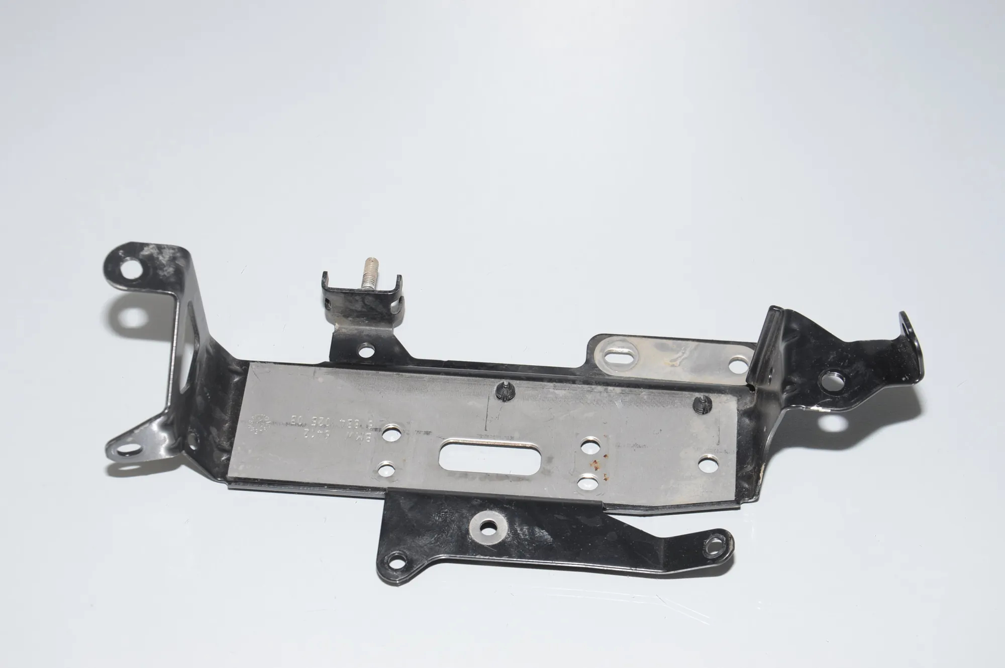 Bracket – OEM 64126834025 · BMW 7 (G11, G12) BMW 7 (G11, G12) 745 Le Plug-in-Hybrid xDrive 2020