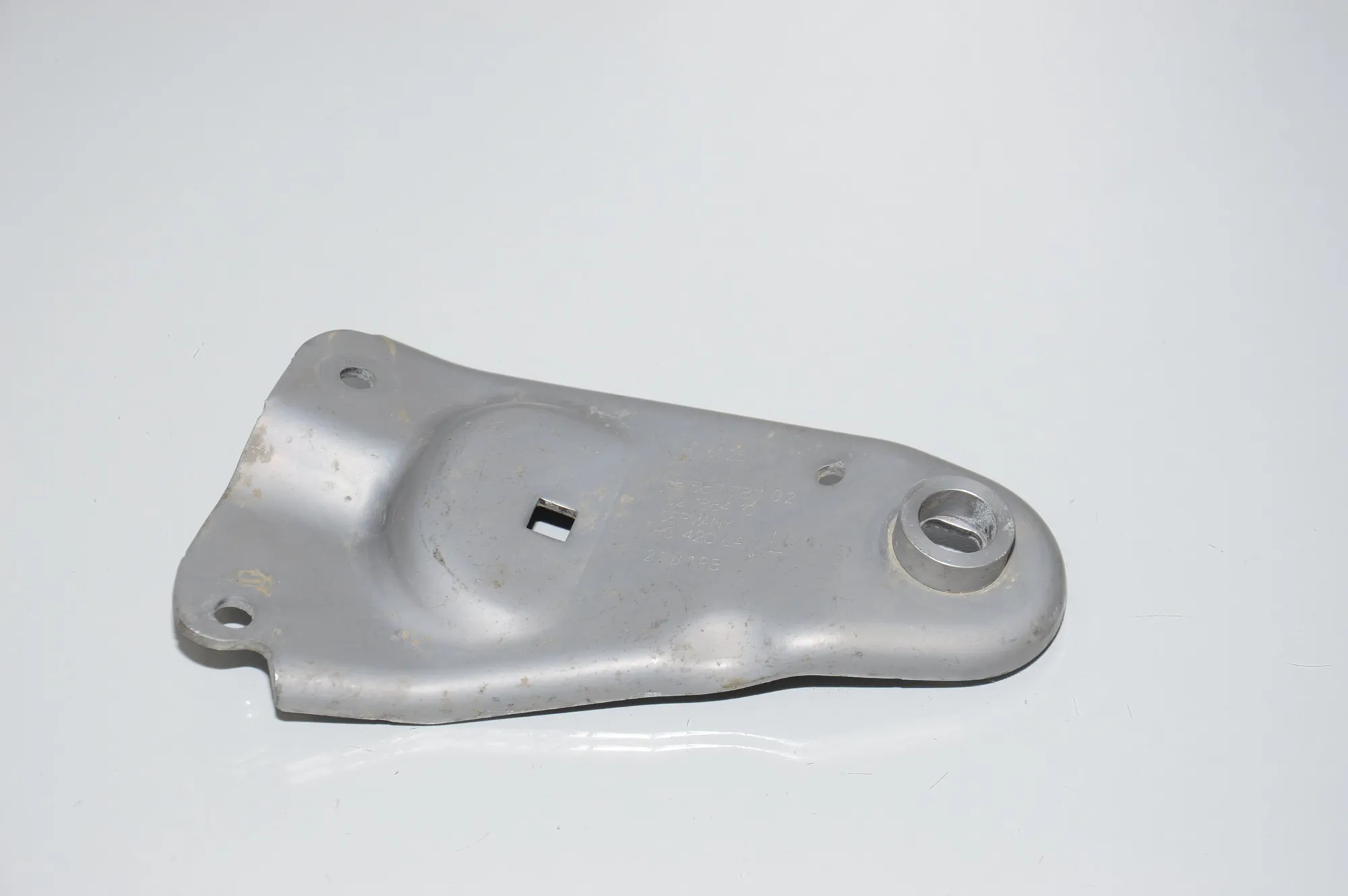 Bracket – OEM 61258687787 · BMW 3 (G20, G28) BMW 3 (G20, G28) 3 (G20) 330 e 2019 – 4