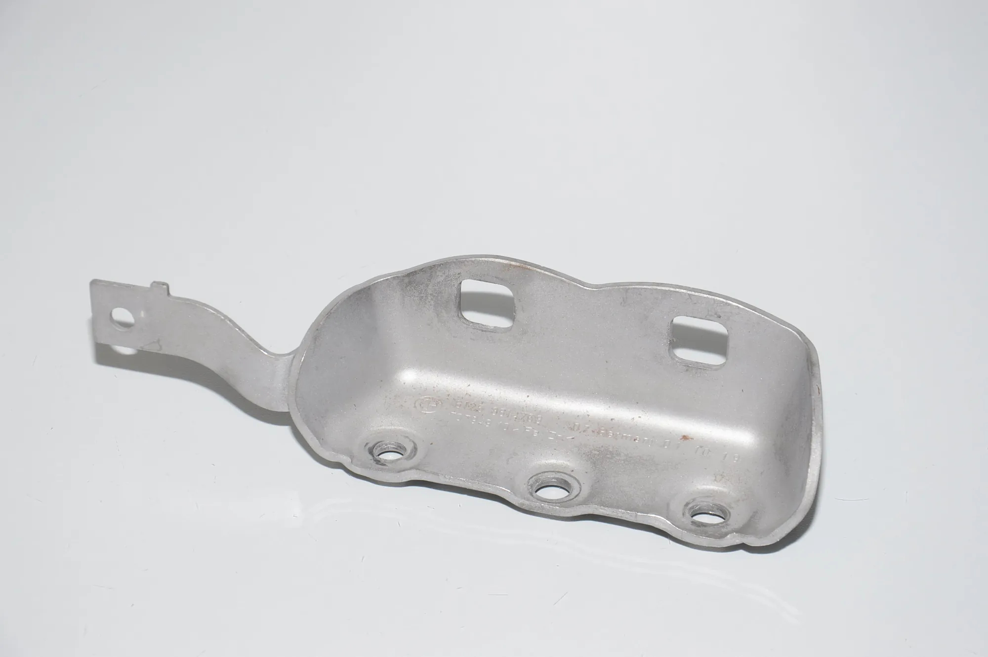 Bracket – OEM 61258614768 · BMW 7 (G11, G12) BMW 7 (G11, G12) 745 Le Plug-in-Hybrid xDrive 2020