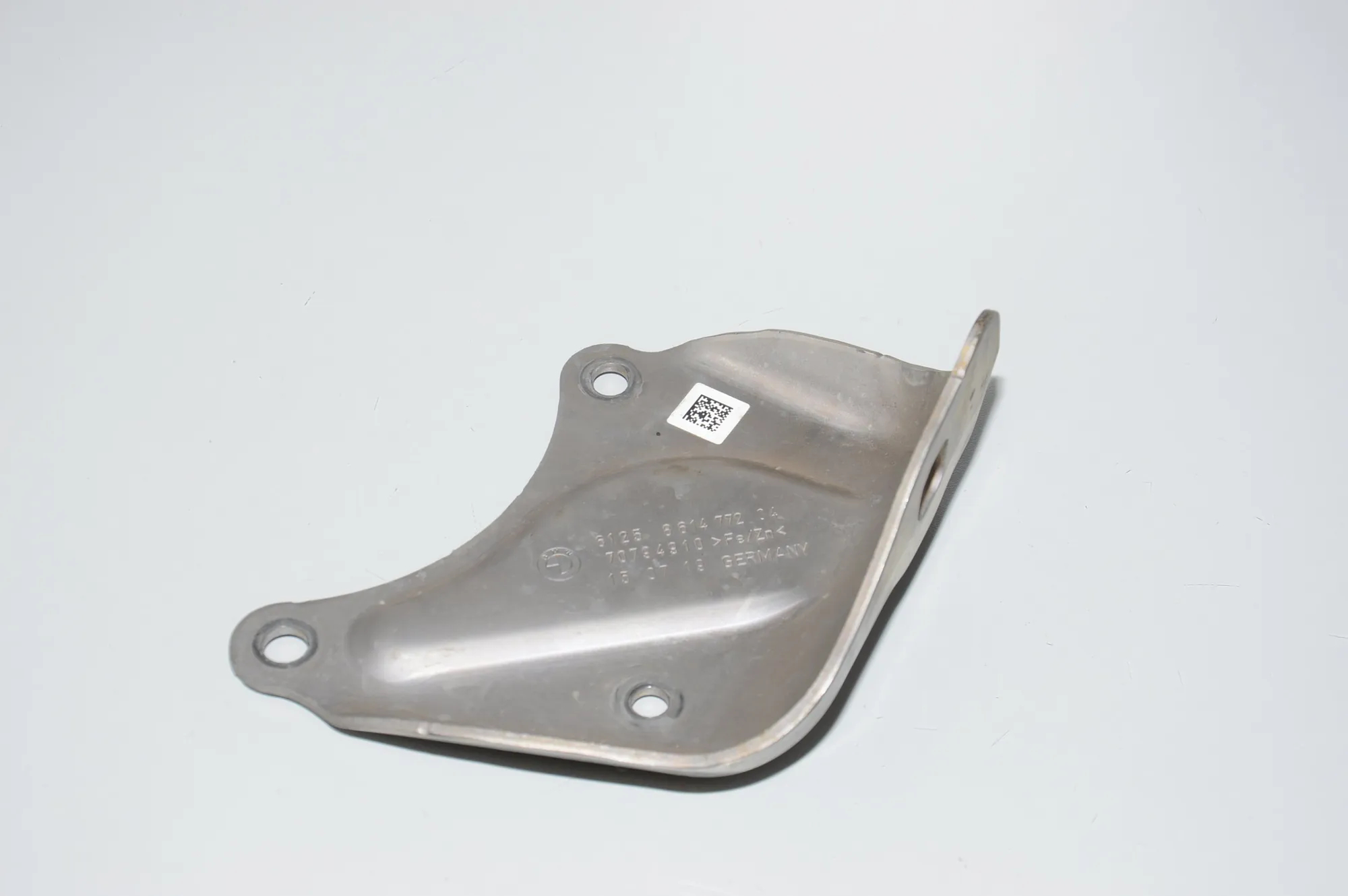 Bracket – OEM 61258614772 · BMW 7 (G11, G12) BMW 7 (G11, G12) 745 Le Plug-in-Hybrid xDrive 2020 – 2