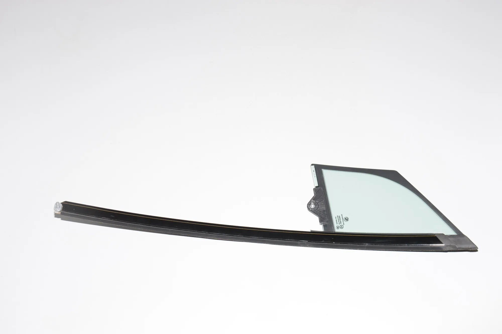 Front Right Door Quarter Window – OEM 51357289042 · BMW i3 (I01) BMW i3 (I01) Electric 2019 – 5