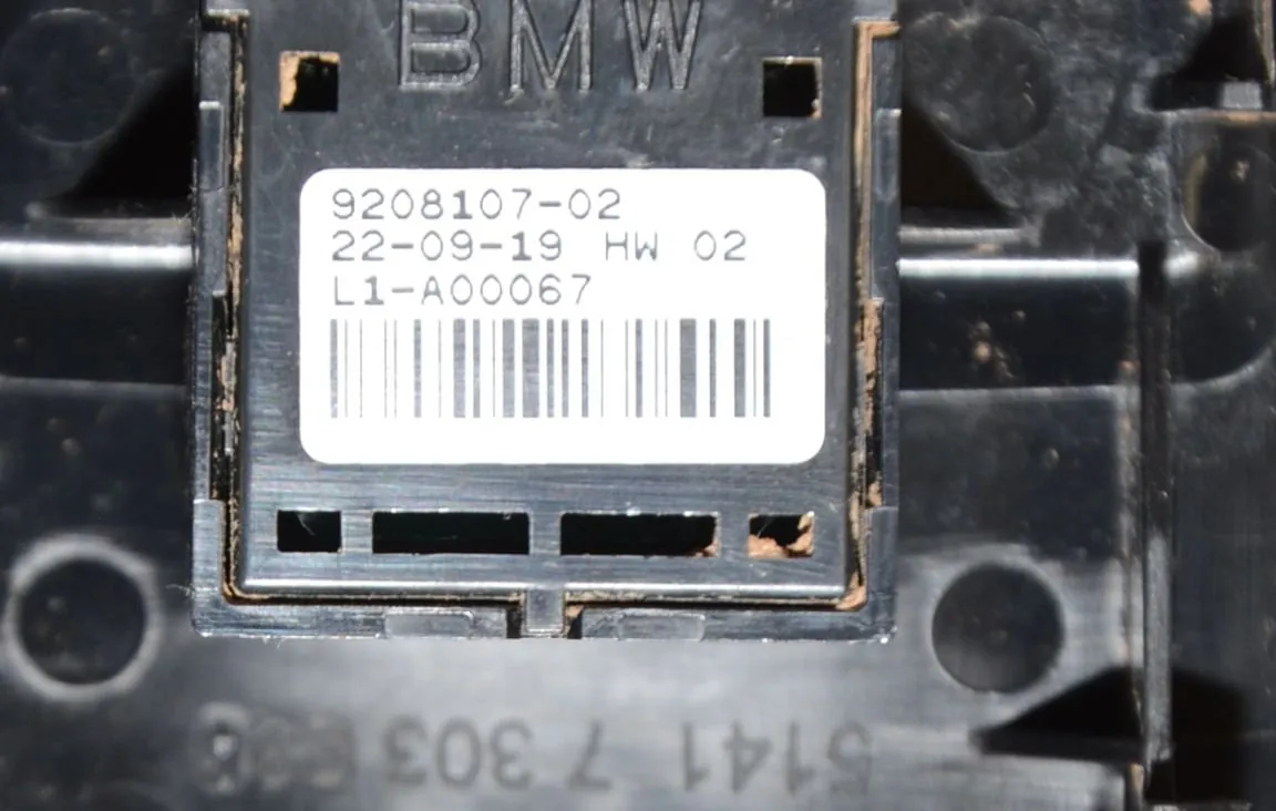 Front Right Door Window Switch – OEM 9208107 · BMW i3 (I01) BMW i3 (I01) Electric 2019 – 6