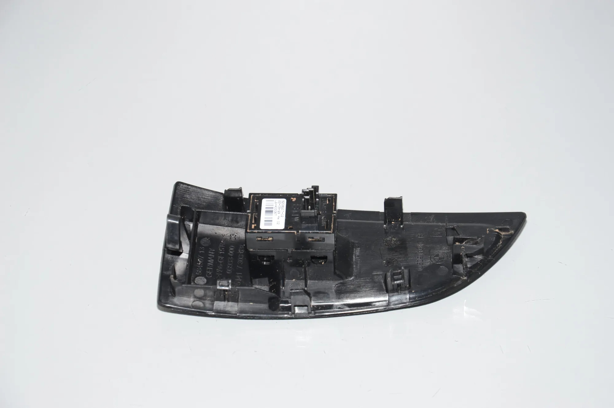 Front Right Door Window Switch – OEM 9208107 · BMW i3 (I01) BMW i3 (I01) Electric 2019 – 3