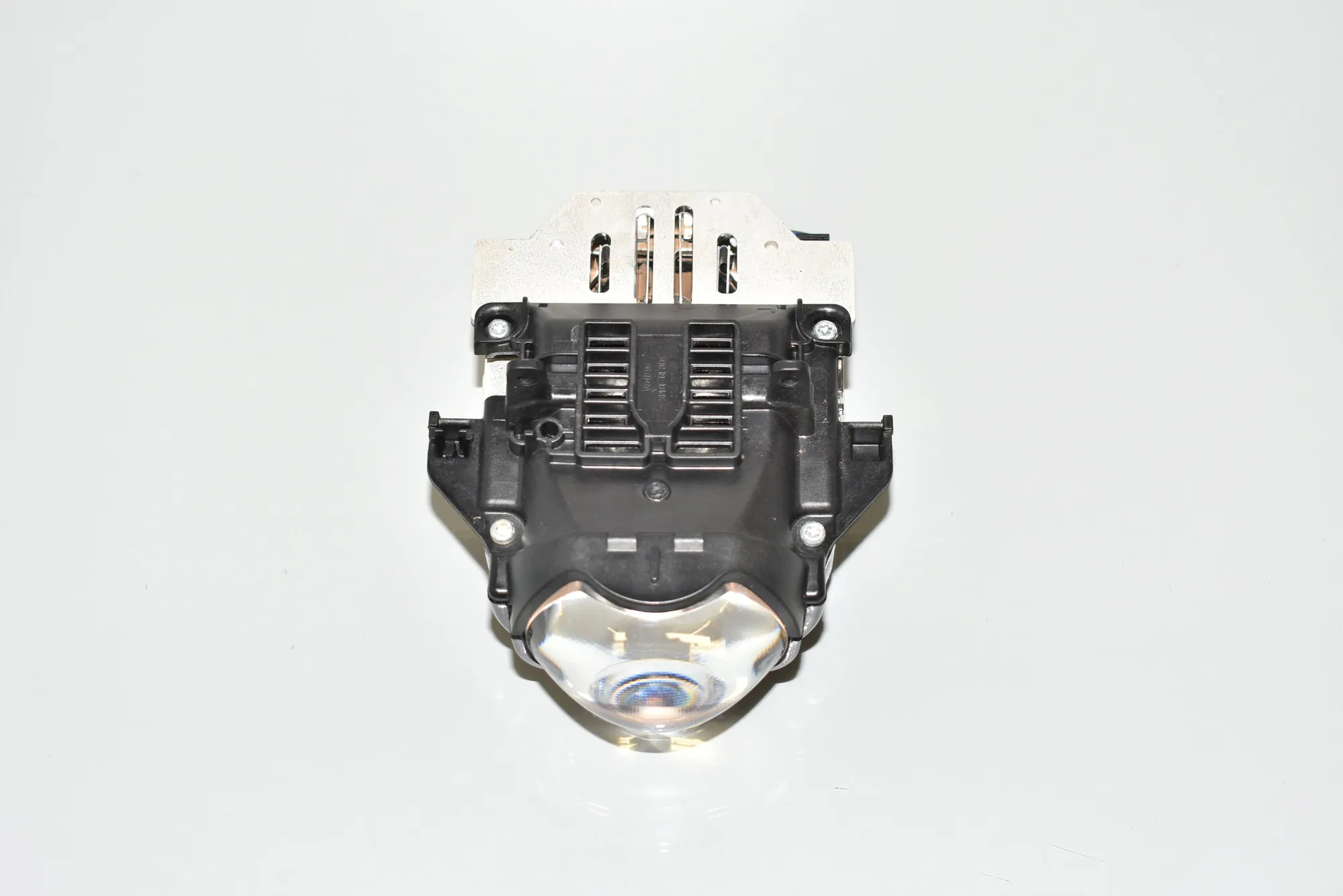 Front Right Headlight – OEM 37306127 · BMW i3 (I01) BMW i3 (I01) Hybrid 2019 – 2