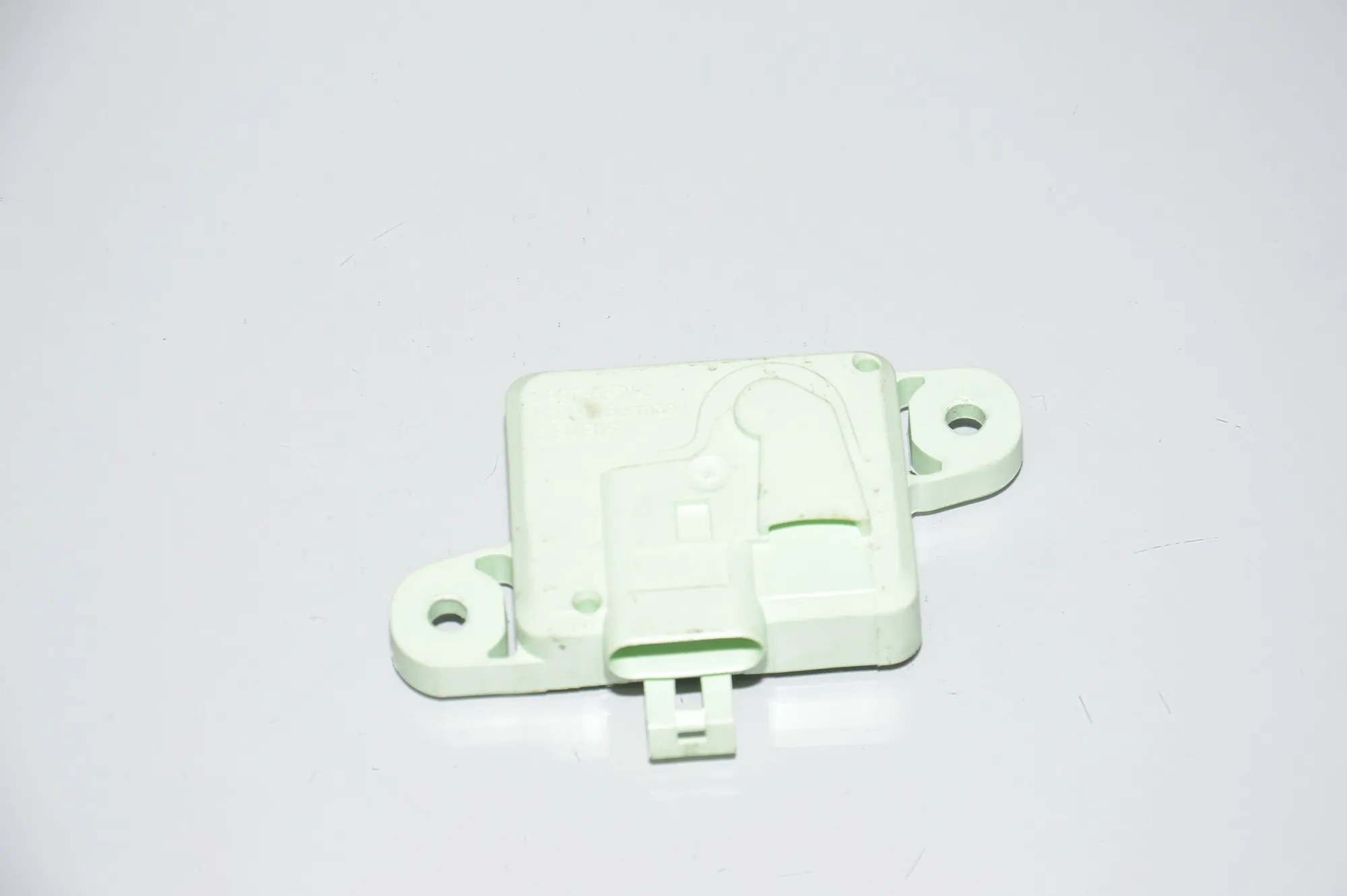 Left Side Impact Sensor – OEM 65773412005 · BMW X3 (E83) 3.0 i xDrive 2004 – 4