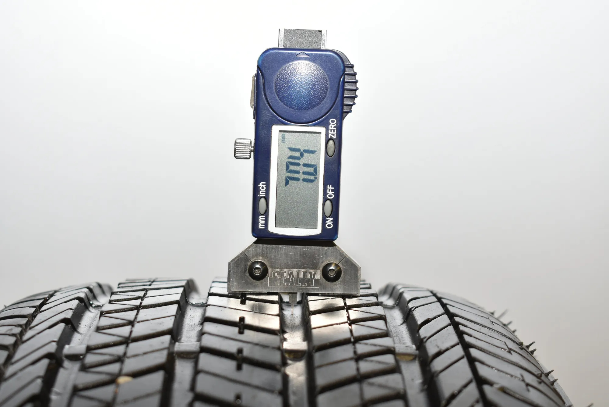 Tire · BMW 2 Coupe (F22, F87) BMW 2 Coupe (F22, F87) 230 i 2019 – 2