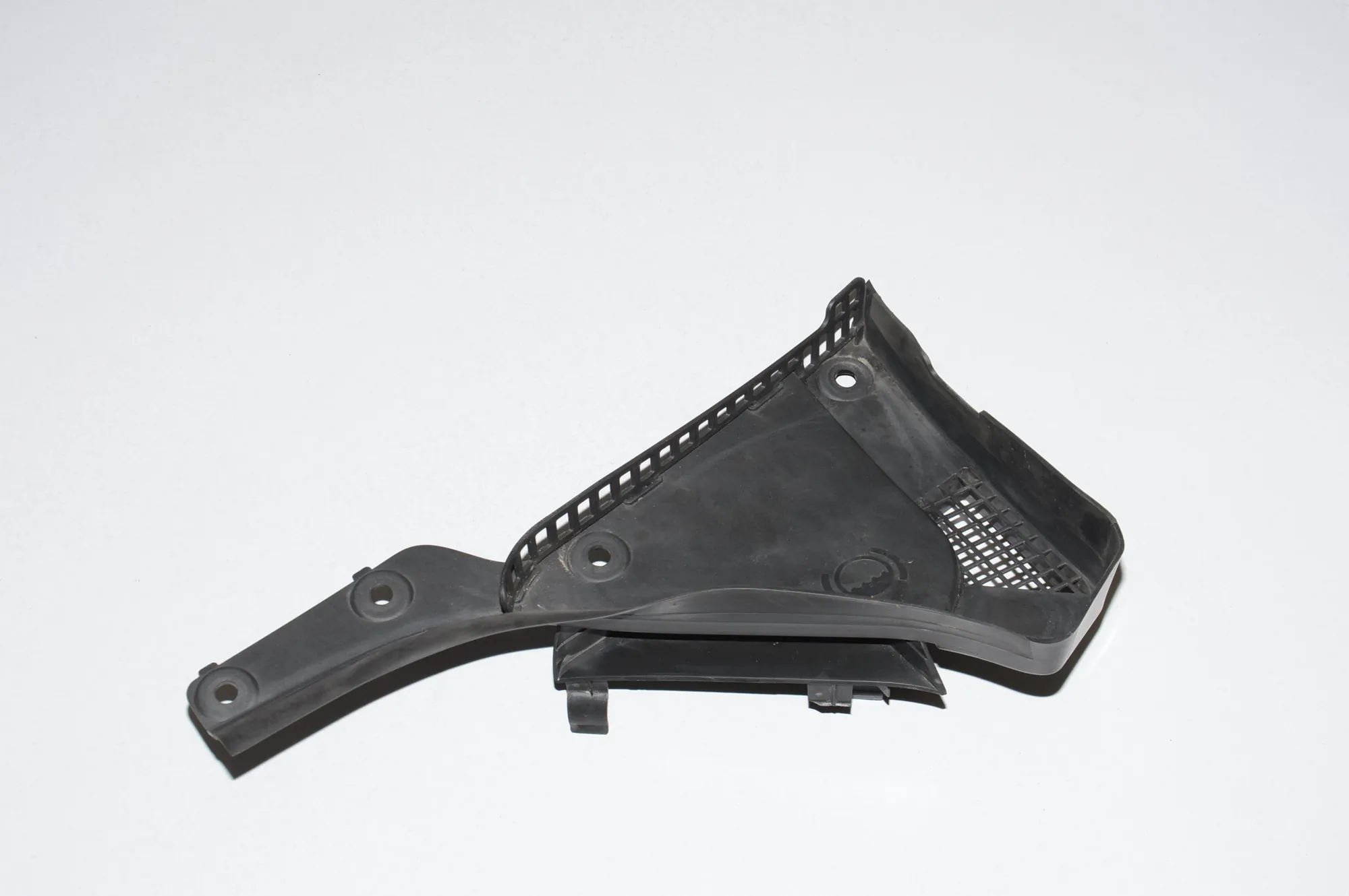 Front Wiper Cowl Trim – OEM 7220181 · BMW 5 Gran Turismo (F07) 530 d 2009 – 2