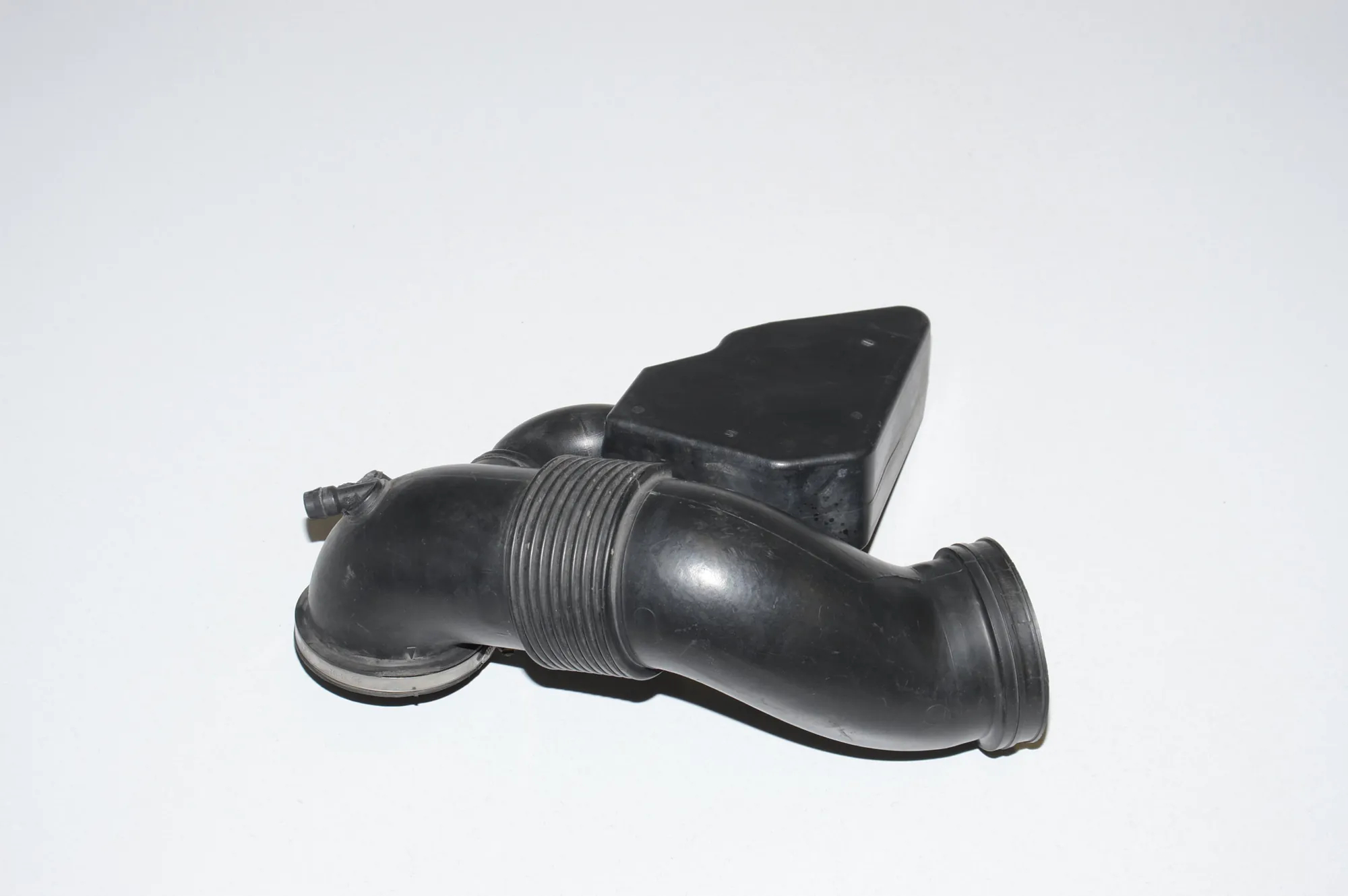 Air Intake Tube – OEM 13717523726 · BMW X5 (E53) 4.6 is 2002 – 2