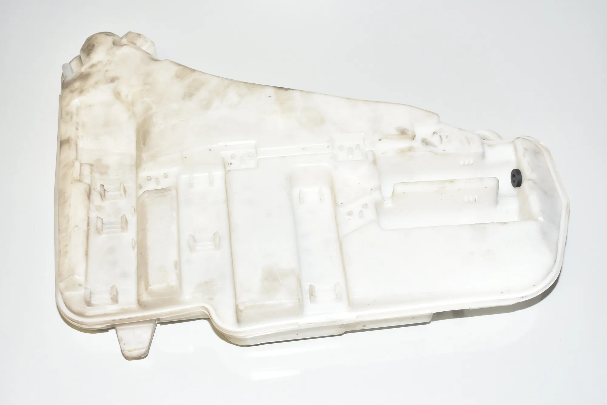 Window Washer Tank – OEM 7269663 · BMW 6 Coupe (F13) M6 2015 – 3