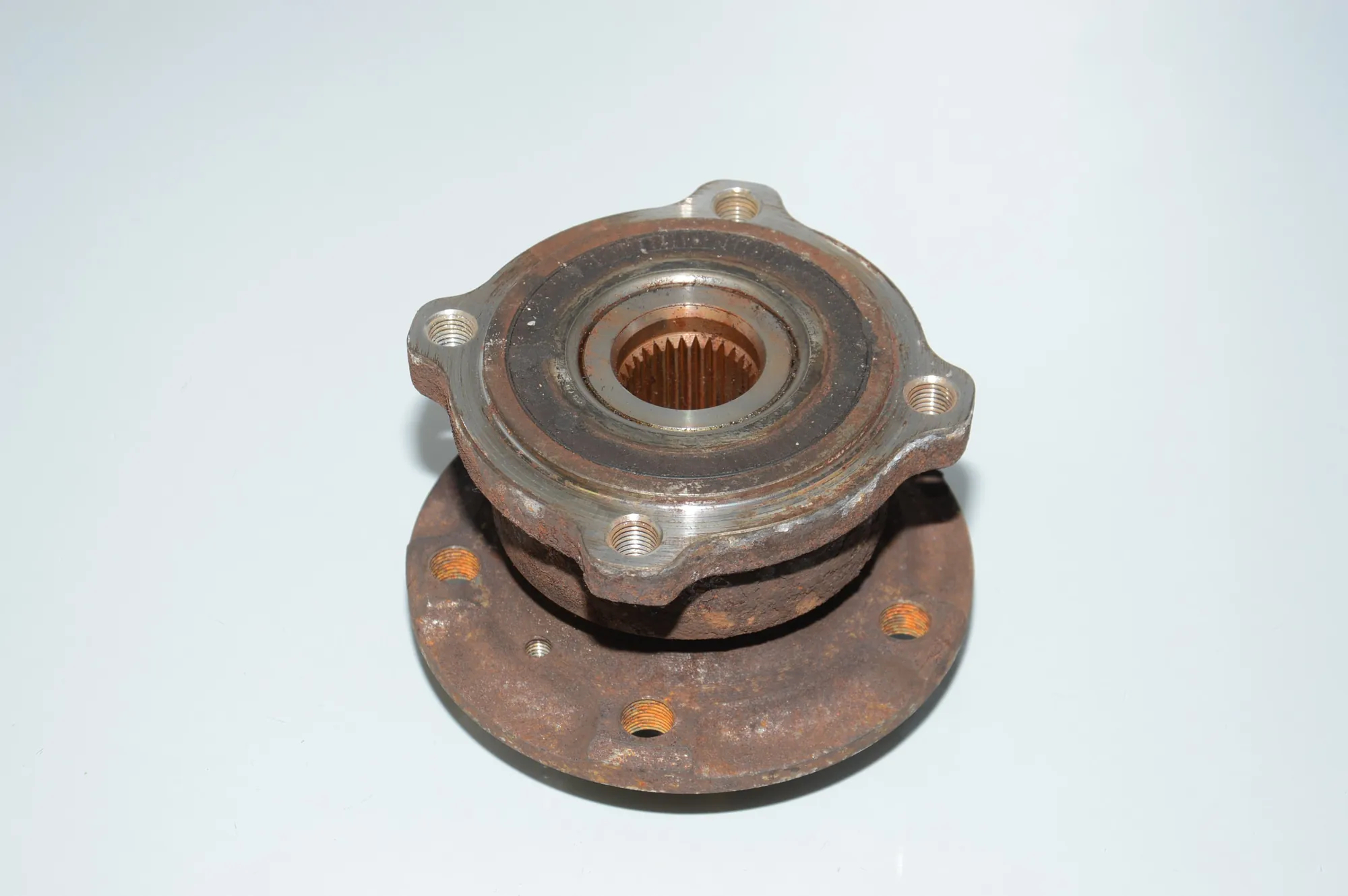Rear Left Wheel Bearing – OEM 33416795961 · BMW X5 (F15, F85) M 50 d 2015 – 4