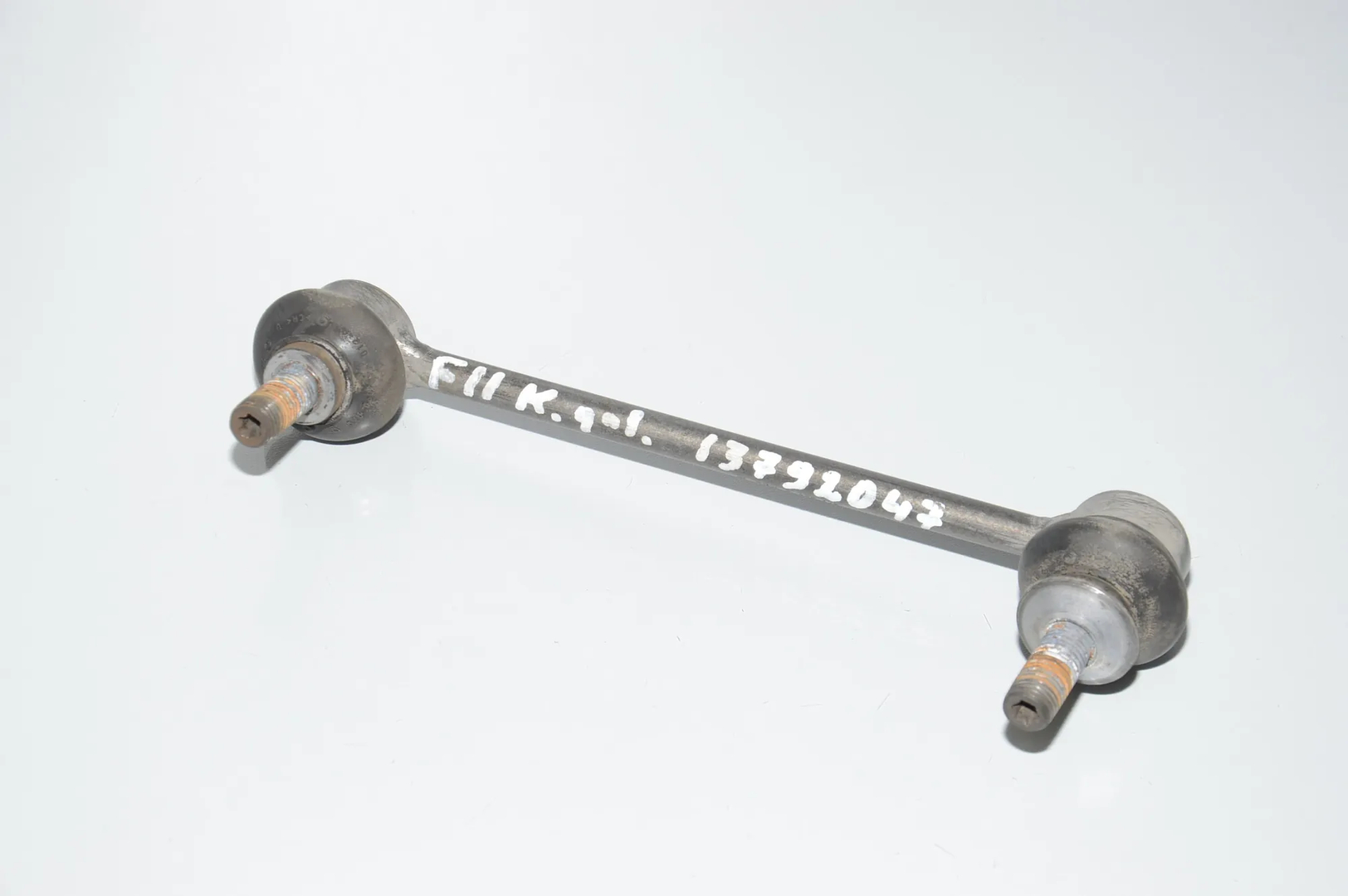 Rear Left Stabilizer Link – OEM 33556786429 · BMW 5 Touring (F11) M 550 d xDrive 2013 – 4