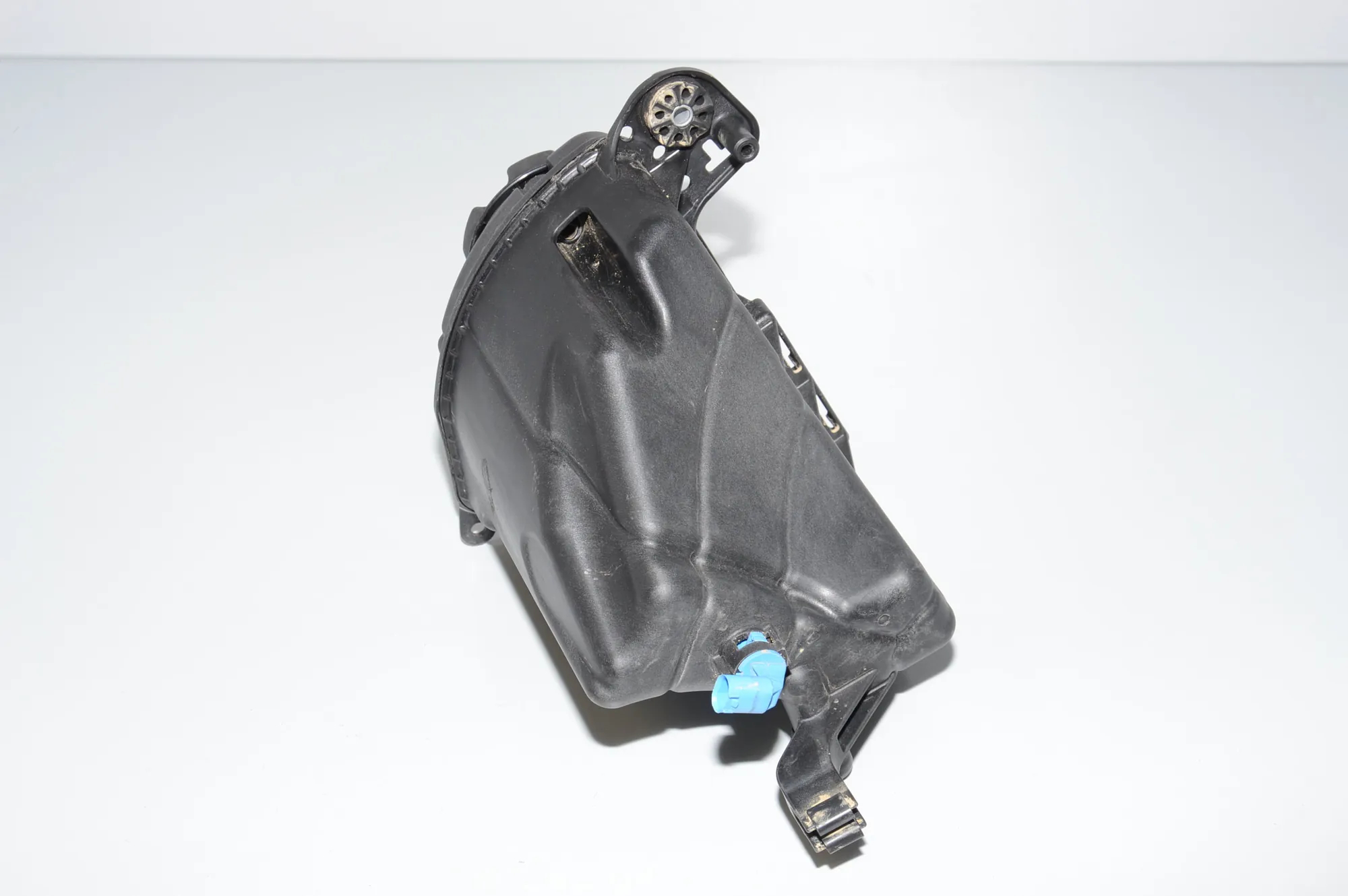 Expansion Tank – OEM 17137601949 · BMW 5 Touring (F11) 520 d 2010 – 4