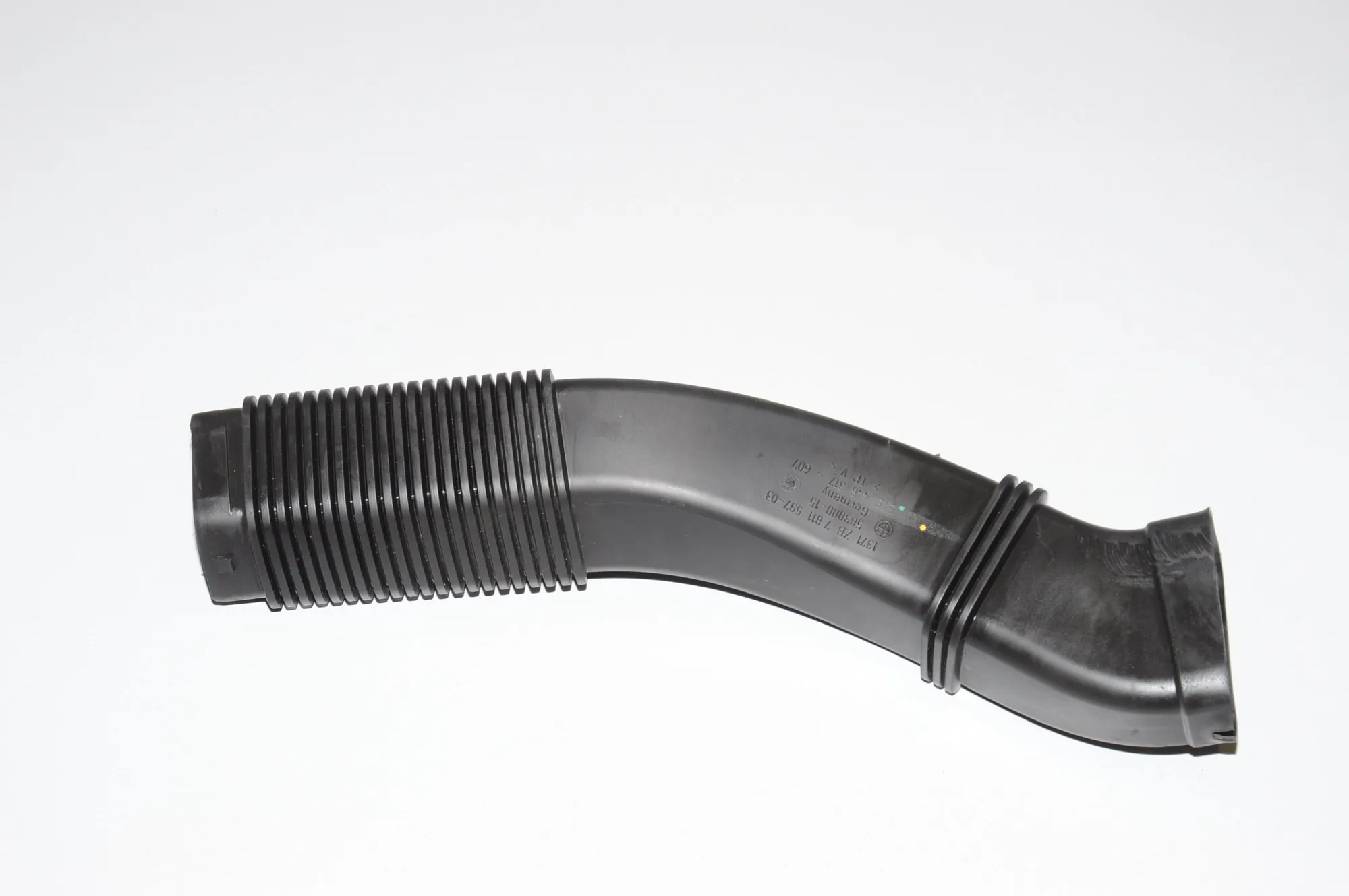 Air Intake Tube – OEM 13717811597 · BMW 5 Touring (F11) 520 d 2010 – 3