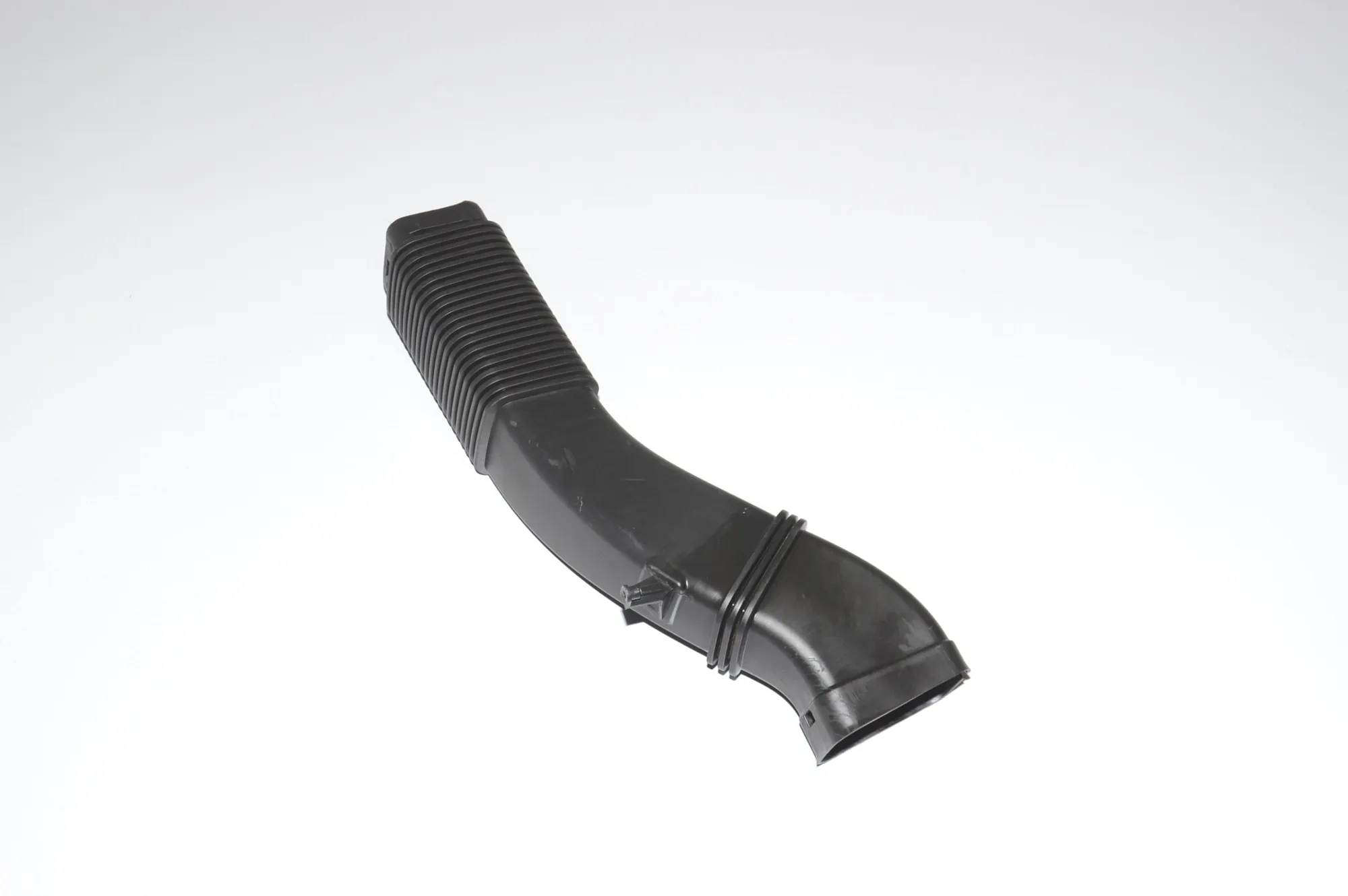 Air Intake Tube – OEM 13717811597 · BMW 5 Touring (F11) 520 d 2010 – 2