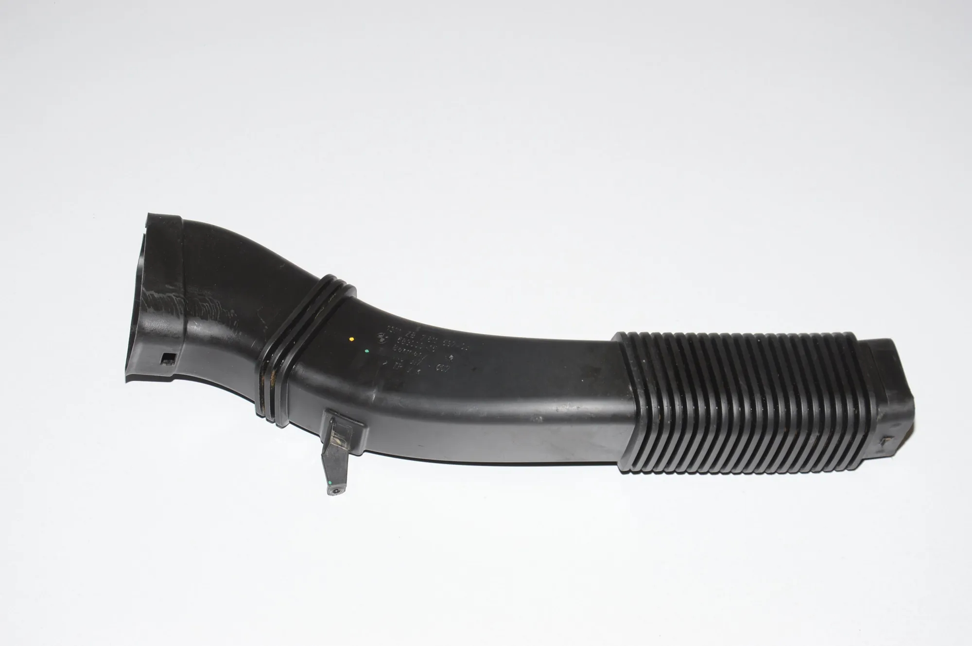 Air Intake Tube – OEM 13717811597 · BMW 5 Touring (F11) 520 d 2010 – 4