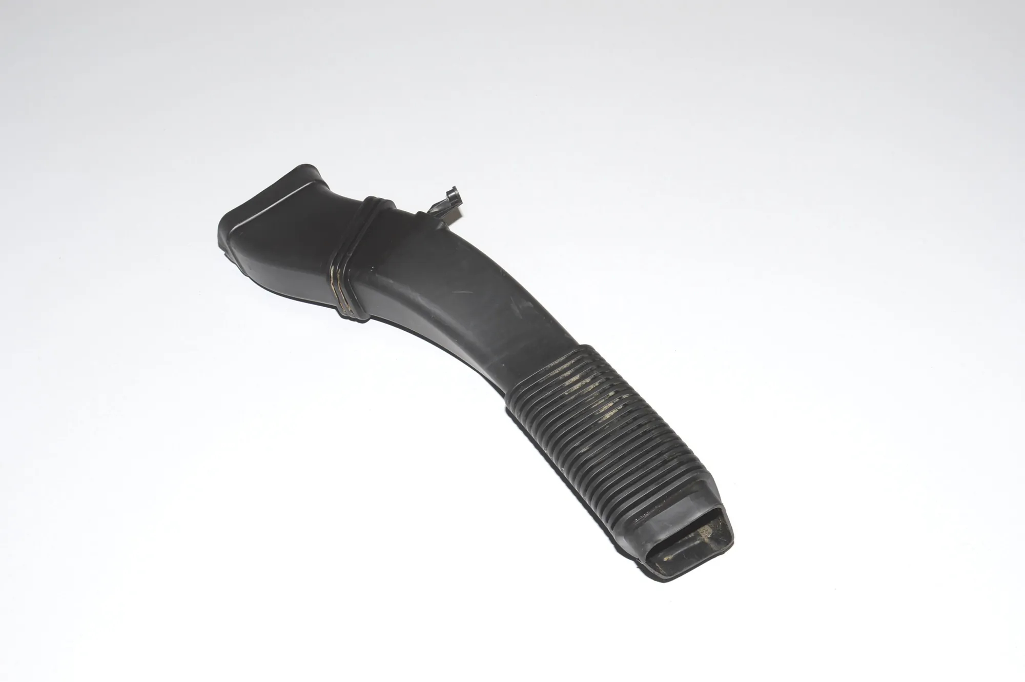 Air Intake Tube – OEM 13717811597 · BMW 5 Touring (F11) 520 d 2010