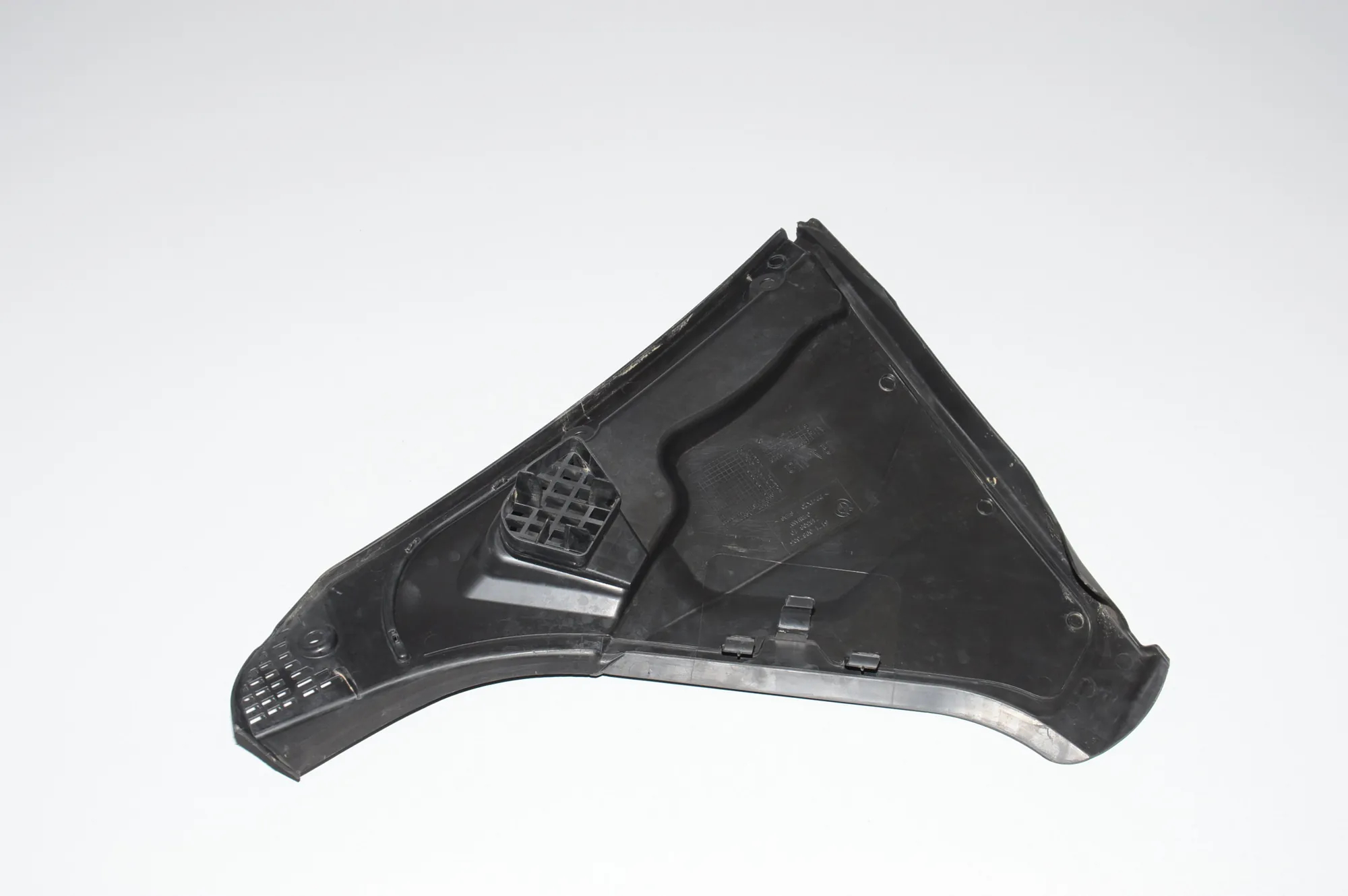Front Wiper Cowl Trim – OEM 64316987605 · BMW 5 Touring (F11) 520 d 2010 – 3