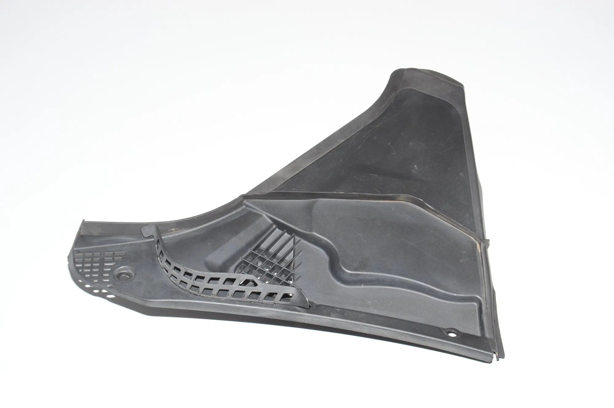 Front Wiper Cowl Trim – OEM 64316987605 · BMW 5 Touring (F11) 520 d 2010