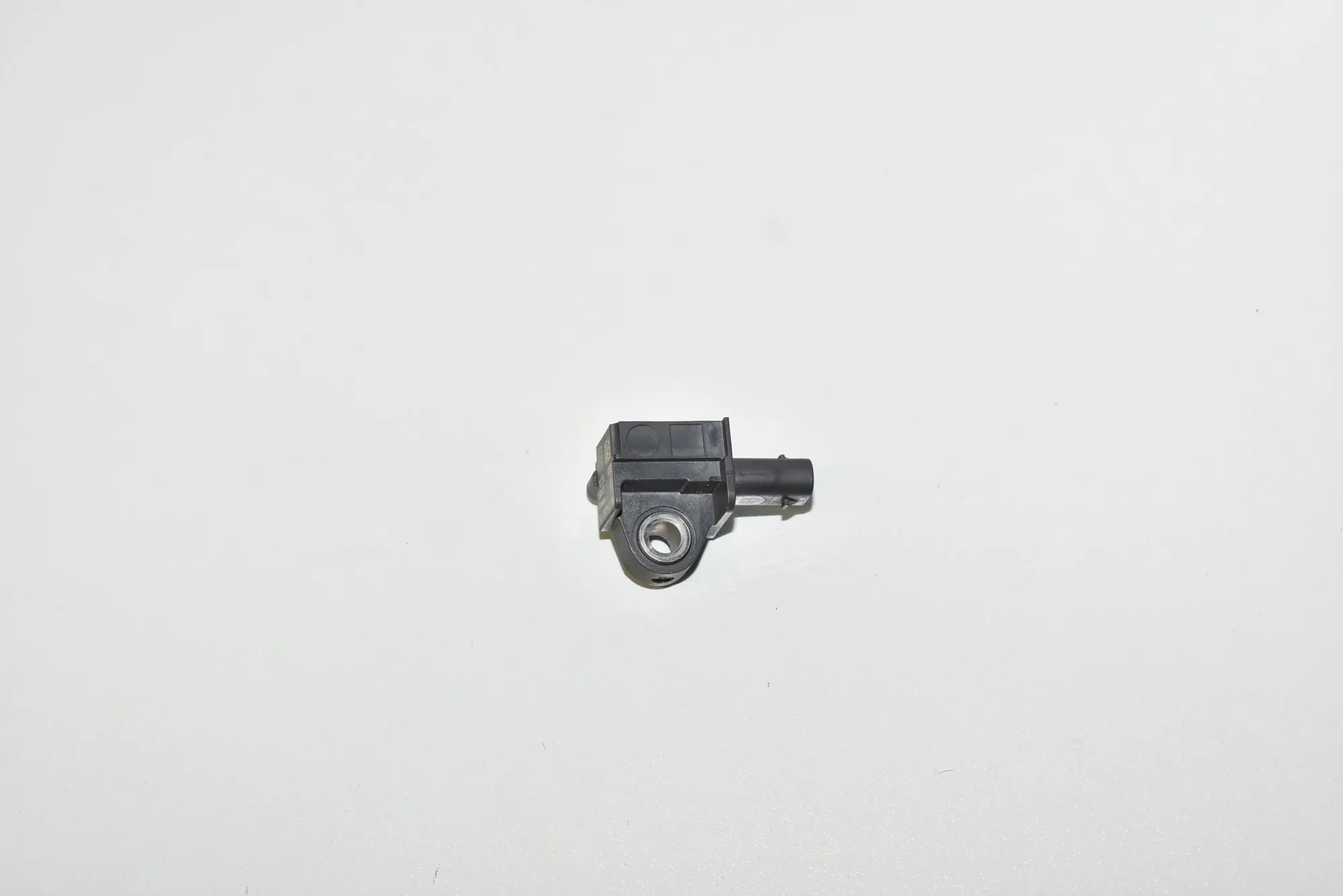 Front Right Impact Sensor – OEM 9224177 · BMW 6 Coupe (F13) M6 2015