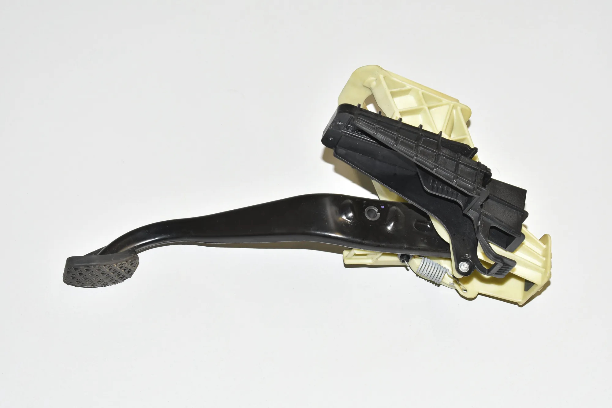 Brake Pedal – OEM 9144253 · BMW 6 Coupe (F13) M6 2015 – 2