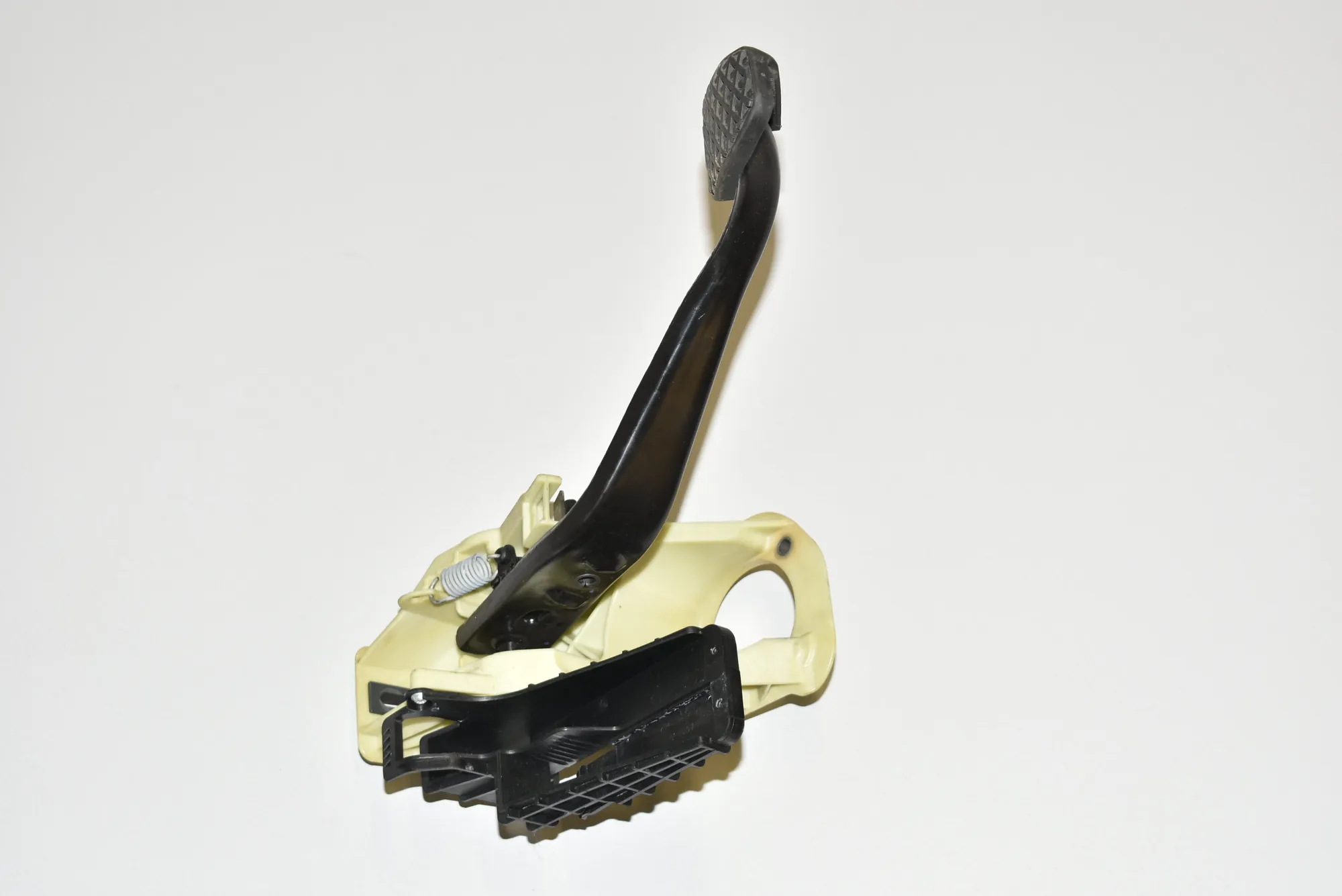 Brake Pedal – OEM 9144253 · BMW 6 Coupe (F13) M6 2015