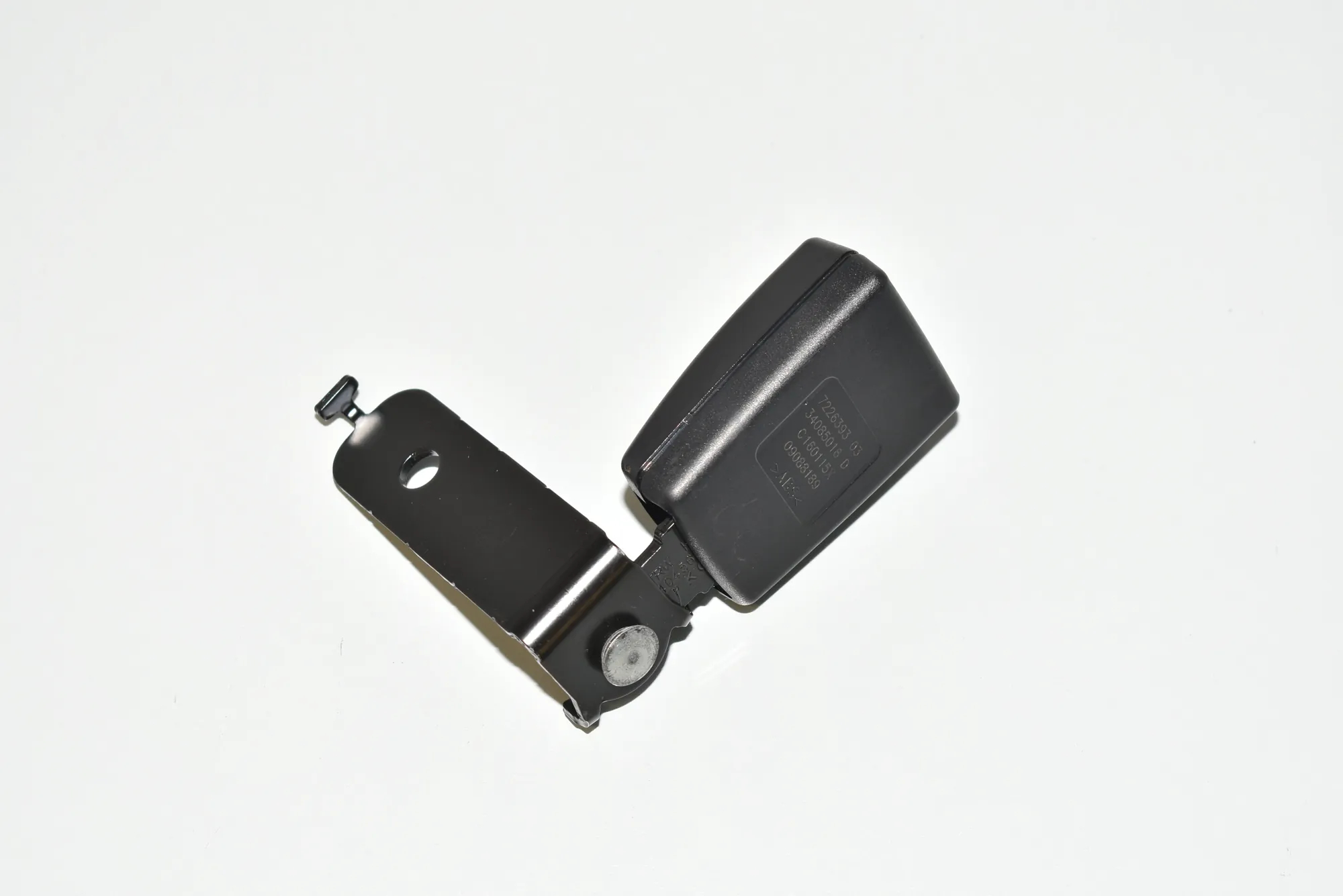 Rear Right Seat Buckle – OEM 72117226393 · BMW 6 Coupe (F13) M6 2015
