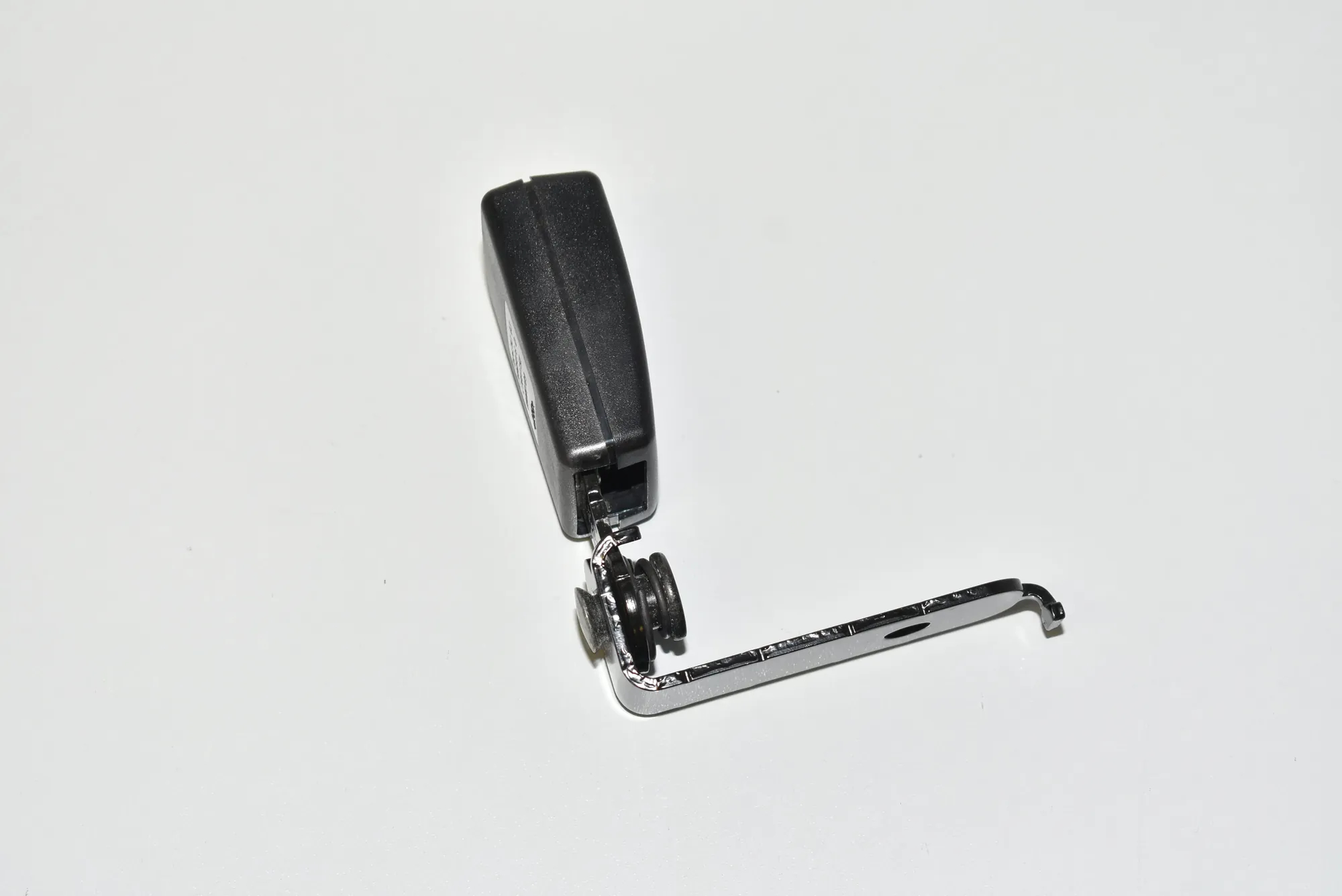 Rear Left Seat Buckle – OEM 7226393 · BMW 6 Coupe (F13) M6 2015