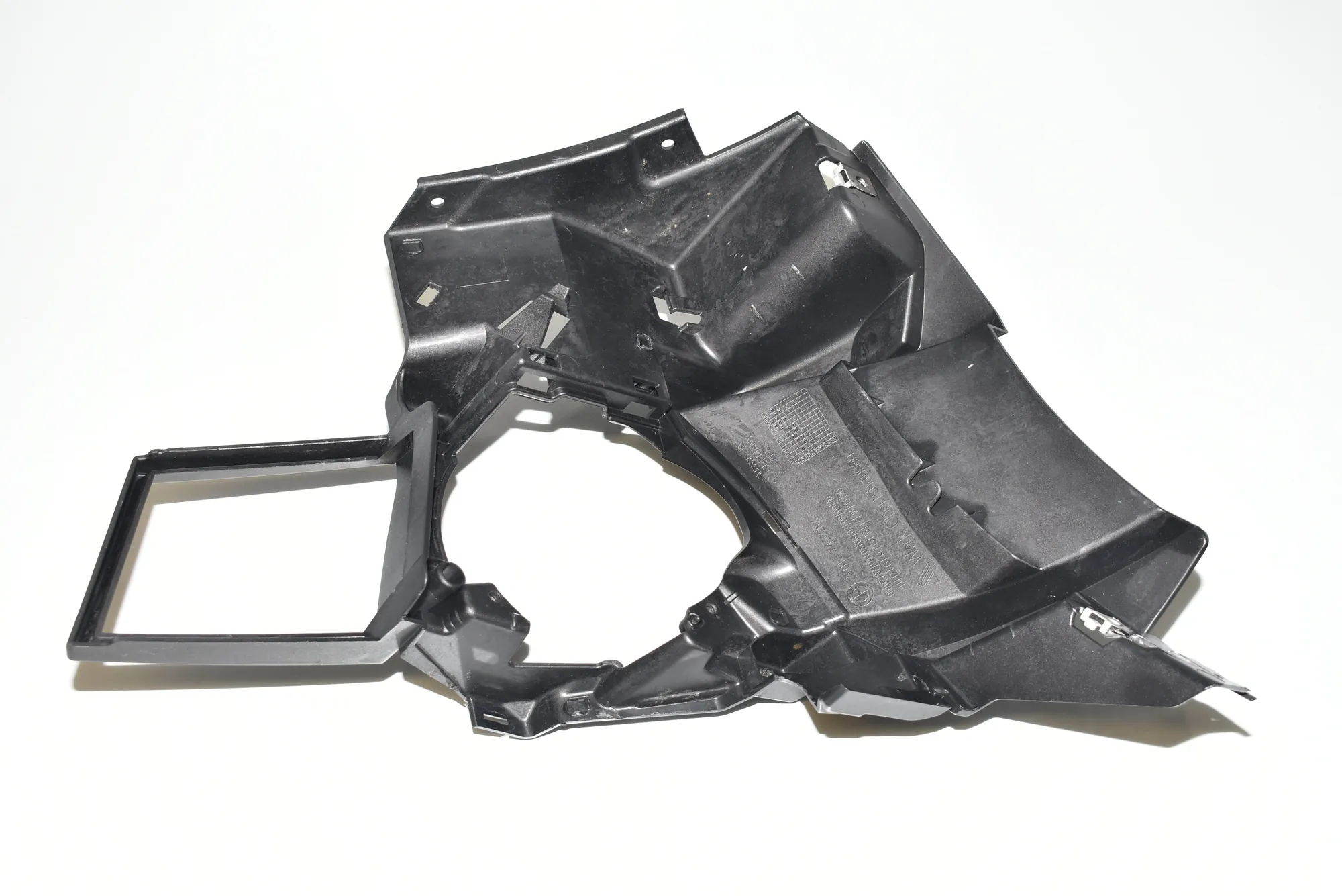 Front Left Fog Light Bracket – OEM 51117452287 · BMW 2 Coupe (F22, F87) BMW 2 Coupe (F22, F87) 230 i 2019 – 2