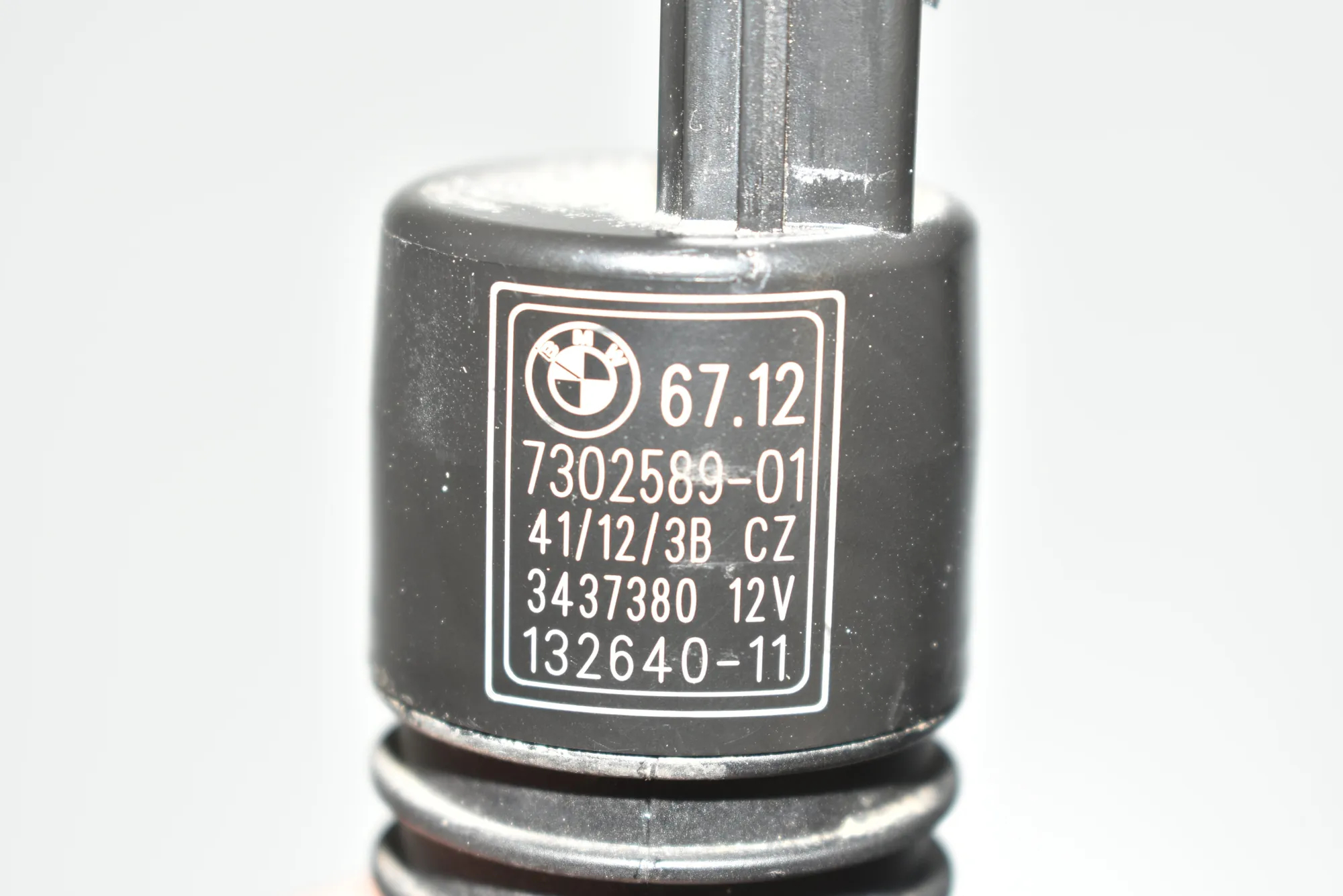 Washer Tank Motor – OEM 7302589 · BMW 3 Touring (F31) 330 d 2012 – 4