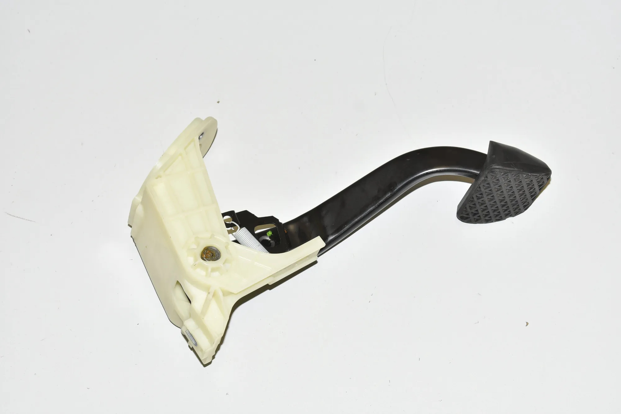 Brake Pedal – OEM 6860647 · BMW 3 Touring (F31) 330 d 2012