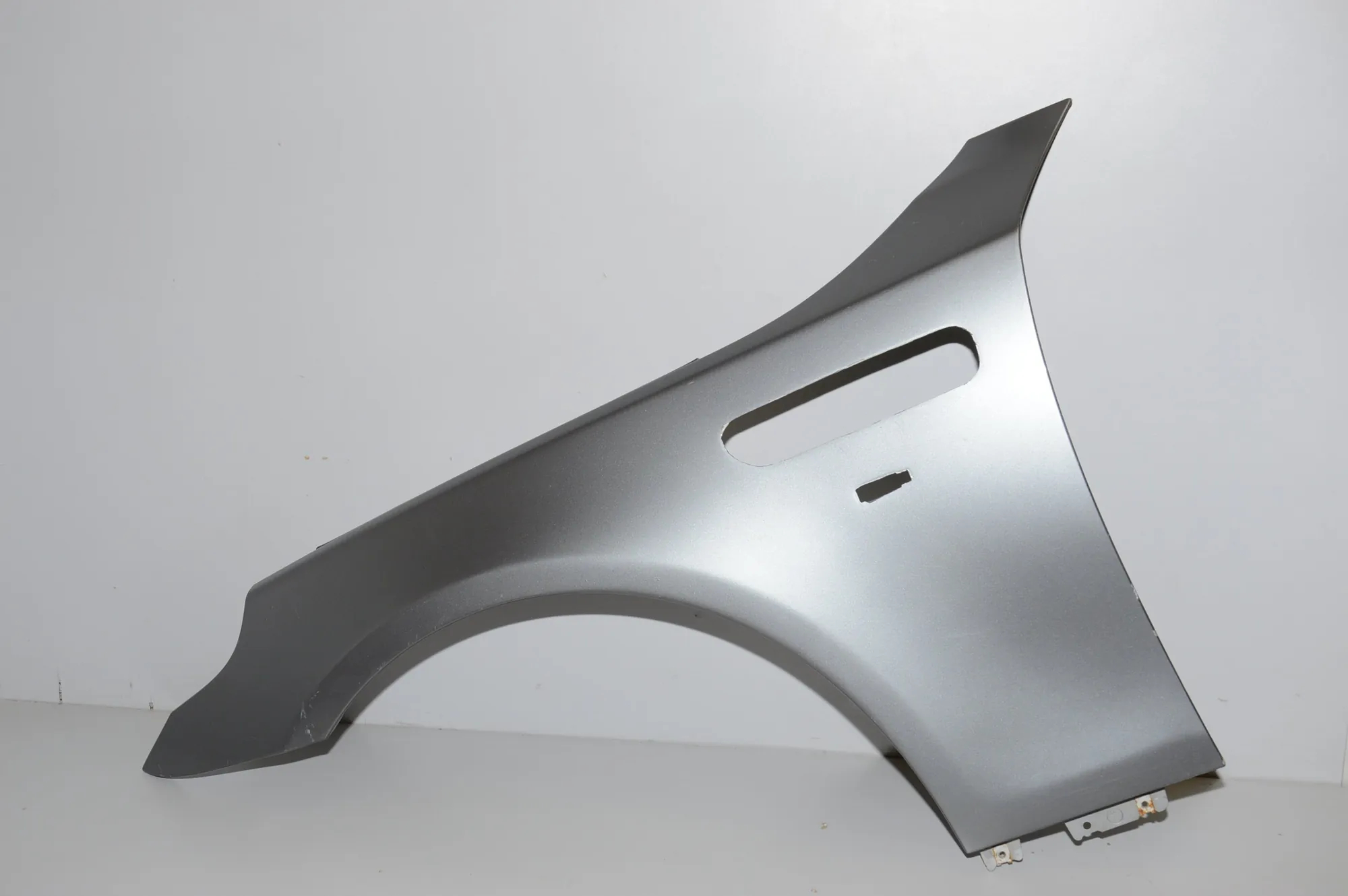 Front Left Fender · BMW 5 (E60) BMW 5 (E60) 520 d 2006