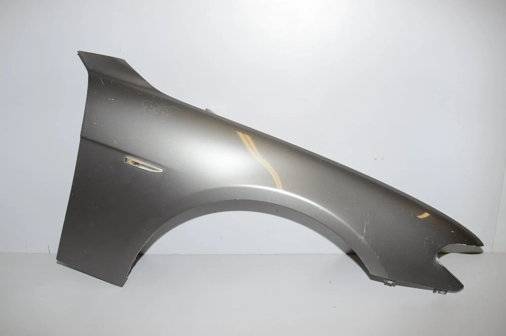 Front Right Fender · BMW 7 (E65, E66, E67) BMW 7 (E65, E66, E67) 730 d 2002
