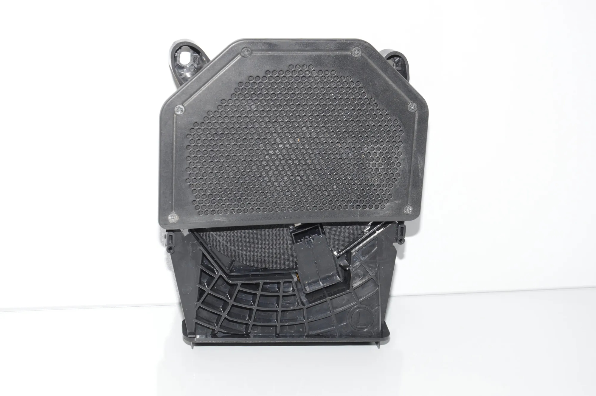 Left Side Floor Subwoofer – OEM 9204785 · BMW 3 Touring (E91) 330 d 2010