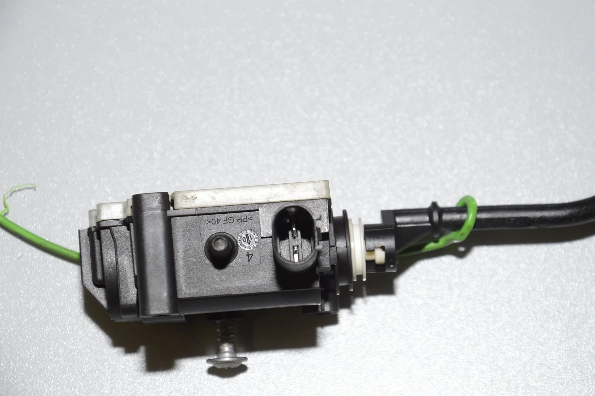Fuel Tank Cover Lock – OEM 6985880 · BMW 3 Touring (E91) 330 d 2010 – 6