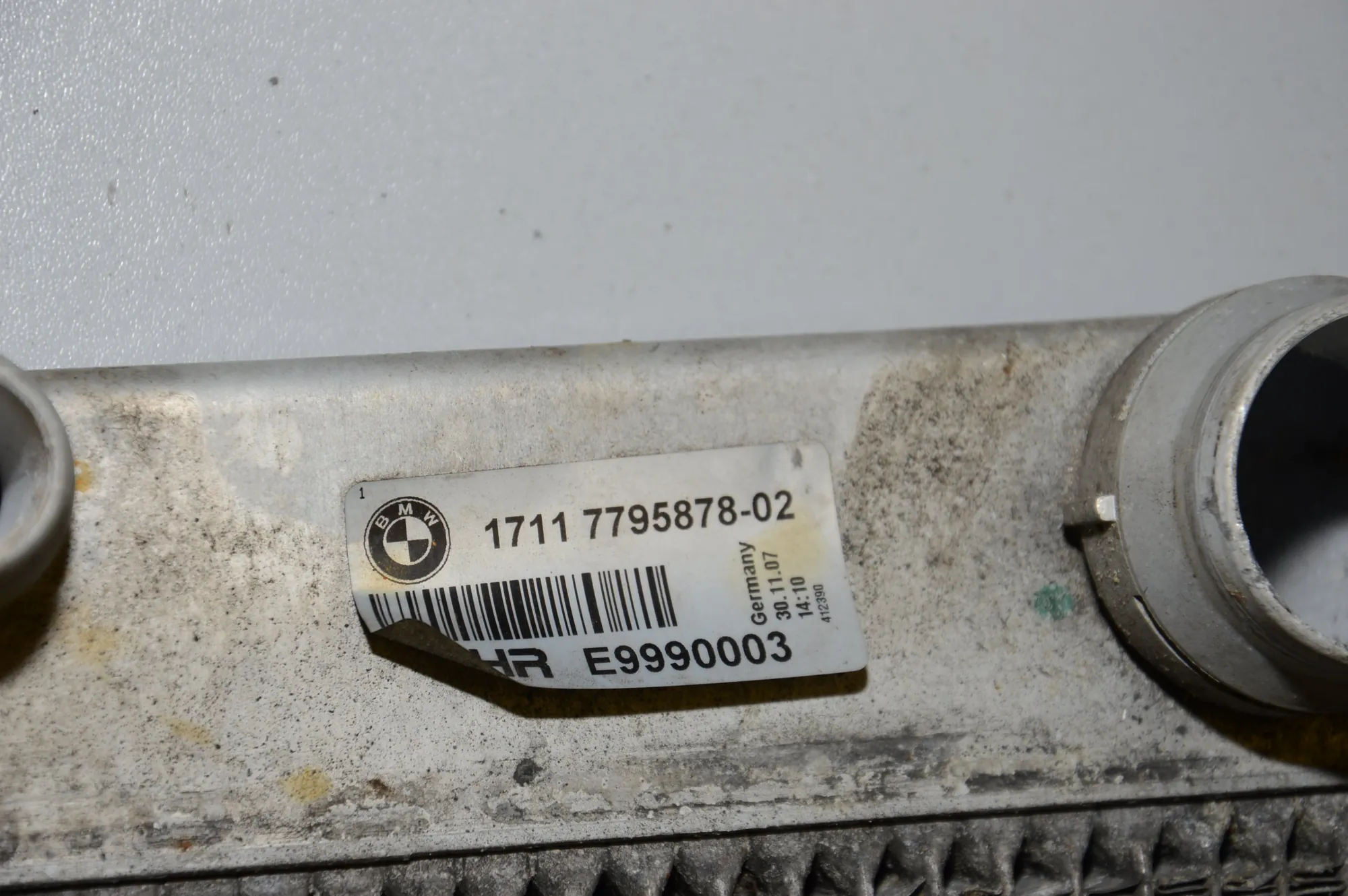 Cooling Radiator – OEM 7795878 · BMW 5 (E60) BMW 5 (E60) 520 d 2005 – 4