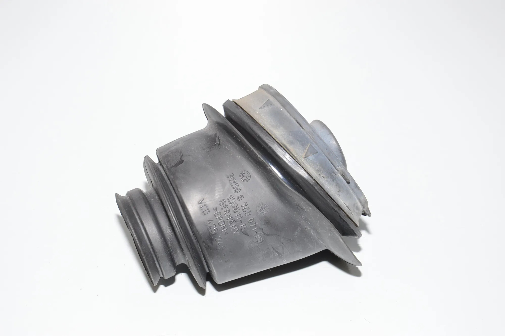 Other Body Parts – OEM 6763071 · BMW 3 Touring (E91) 330 d 2010 – 3