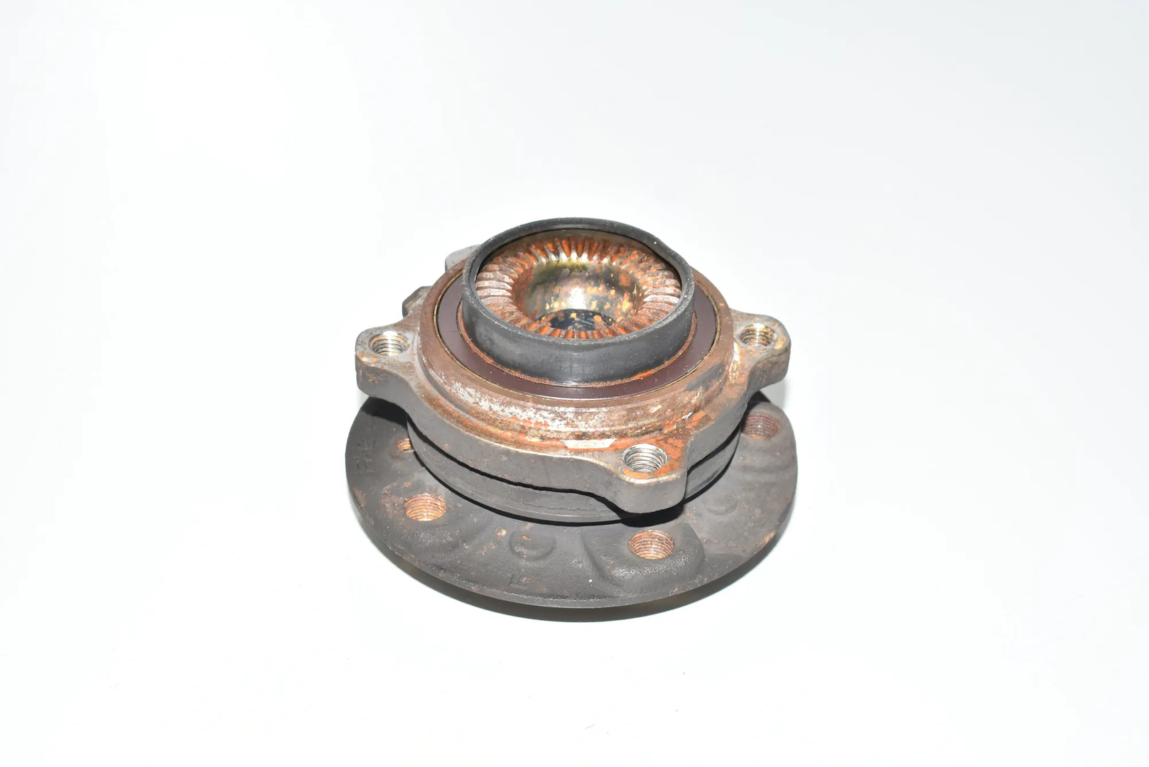 Front Left Wheel Bearing – OEM 6868480 · BMW 5 Touring (F11) M 550 d xDrive 2012 – 4