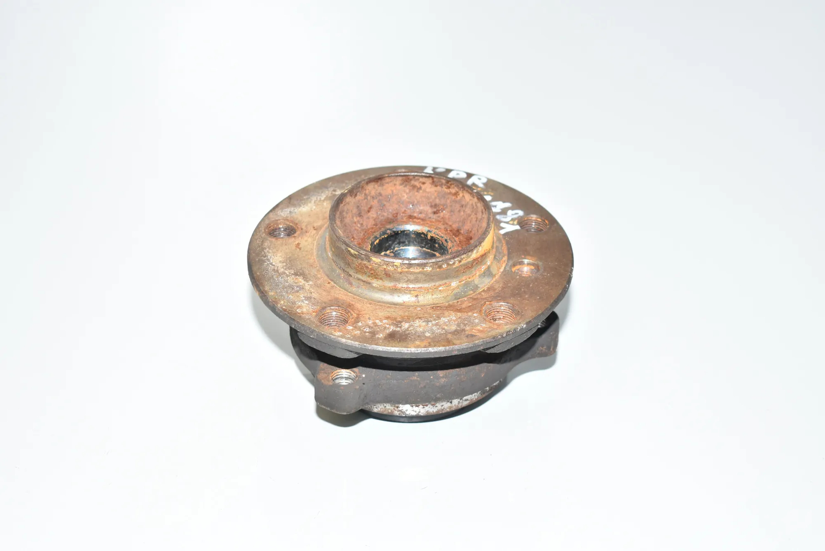 Front Left Wheel Bearing – OEM 6868480 · BMW 5 Touring (F11) M 550 d xDrive 2012 – 2