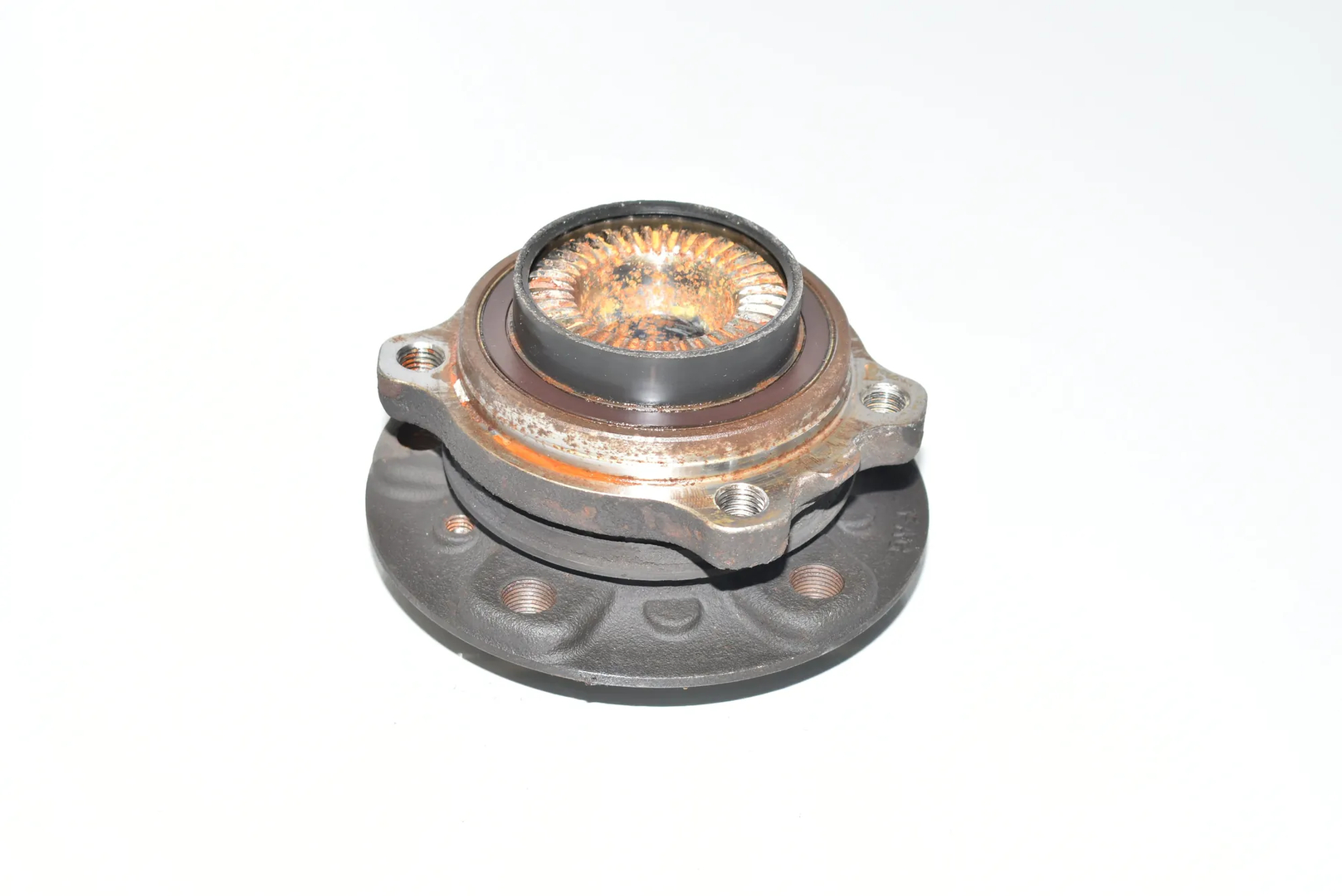 Front Right Wheel Bearing – OEM 6868480 · BMW 5 Touring (F11) M 550 d xDrive 2012 – 4