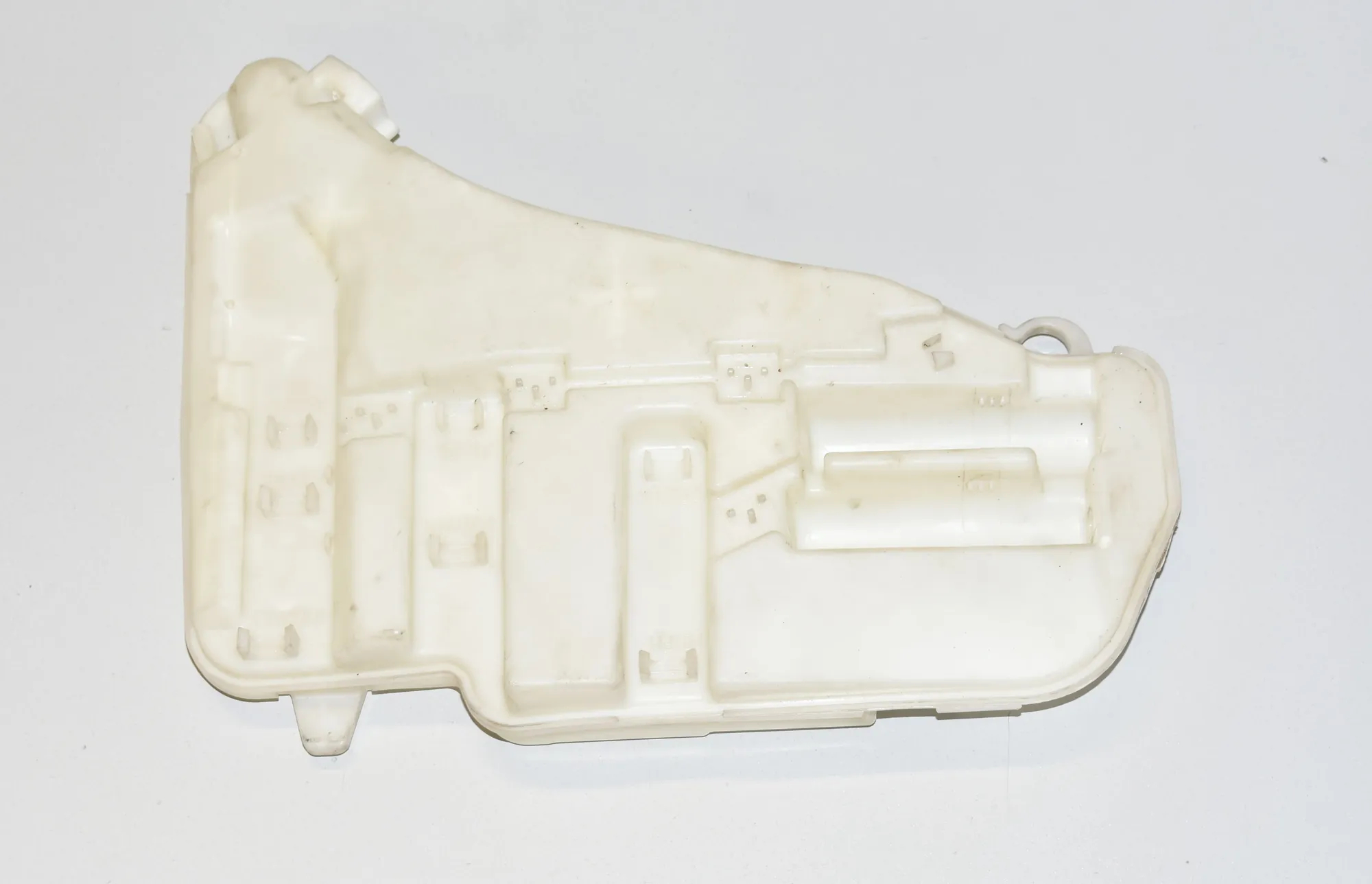 Window Washer Tank – OEM 7269665 · BMW 5 Touring (F11) M 550 d xDrive 2012