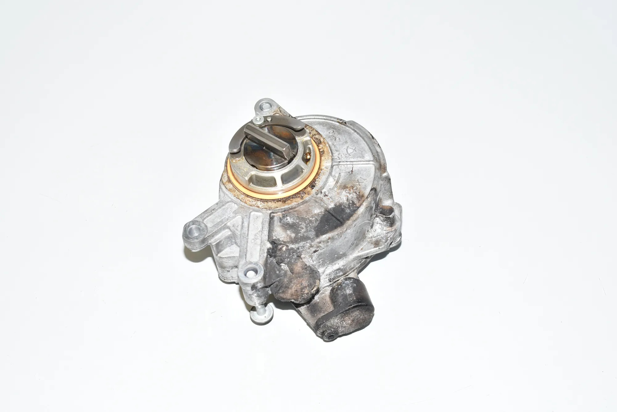 Vacuum Pump – OEM 8605976 · BMW 6 Coupe (F13) M6 2015 – 2