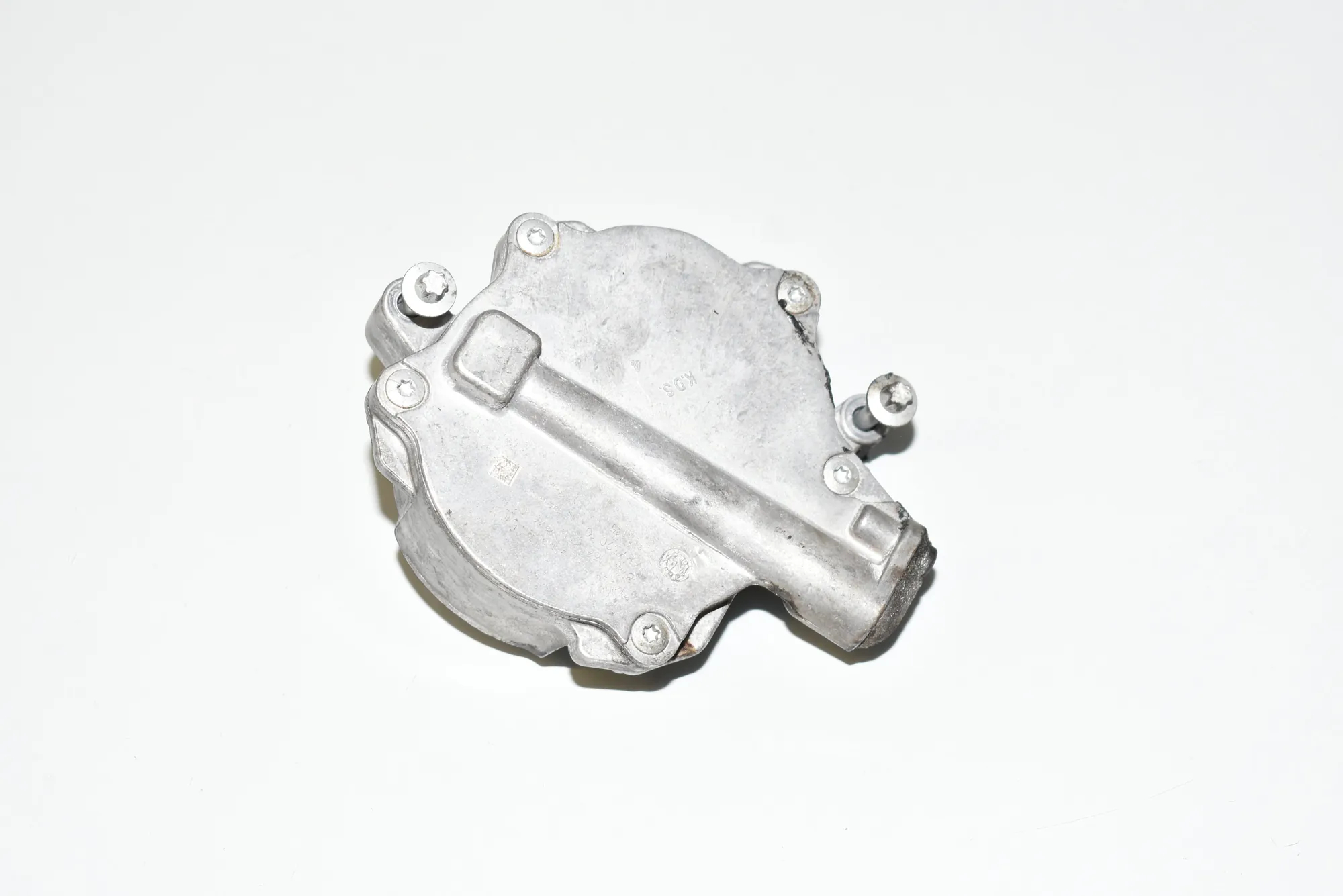 Vacuum Pump – OEM 8605976 · BMW 6 Coupe (F13) M6 2015 – 3
