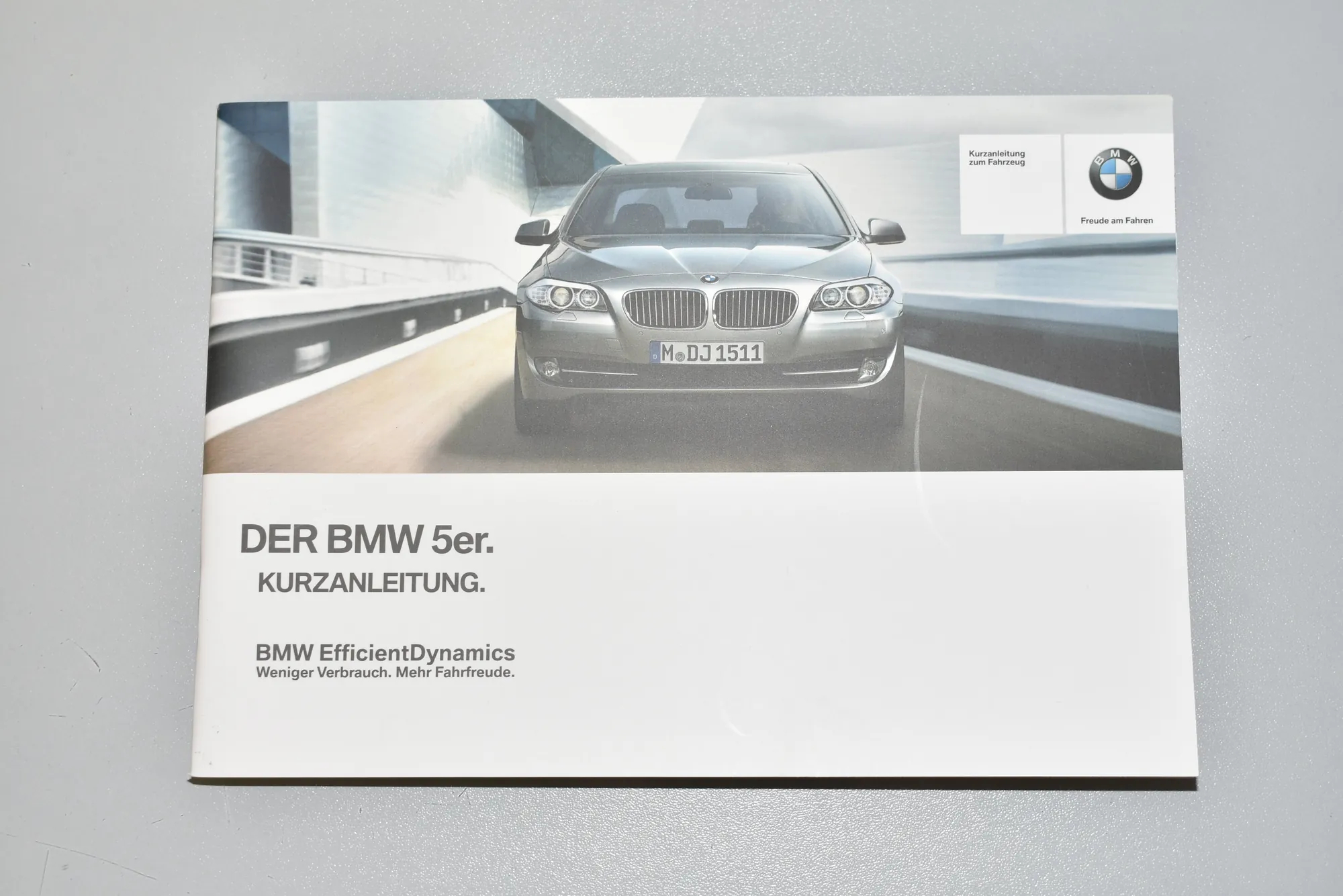 Manual Service Book – OEM 2916839 · BMW 5 Touring (F11) M 550 d xDrive 2012 – 3
