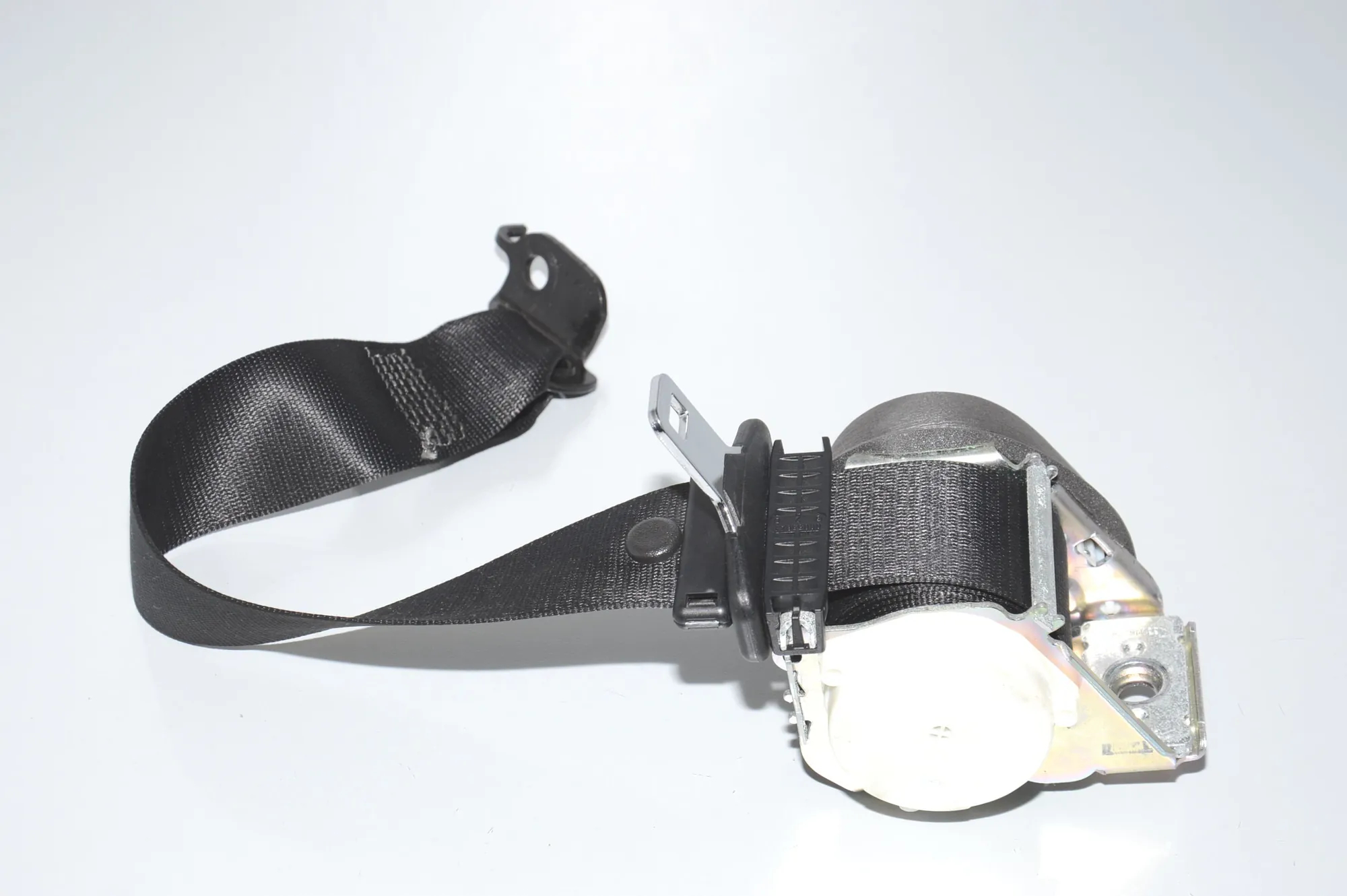 Rear Right Seatbelt – OEM 7266552 · BMW X3 (F25) BMW X3 (F25) xDrive 20 d 2015 – 2
